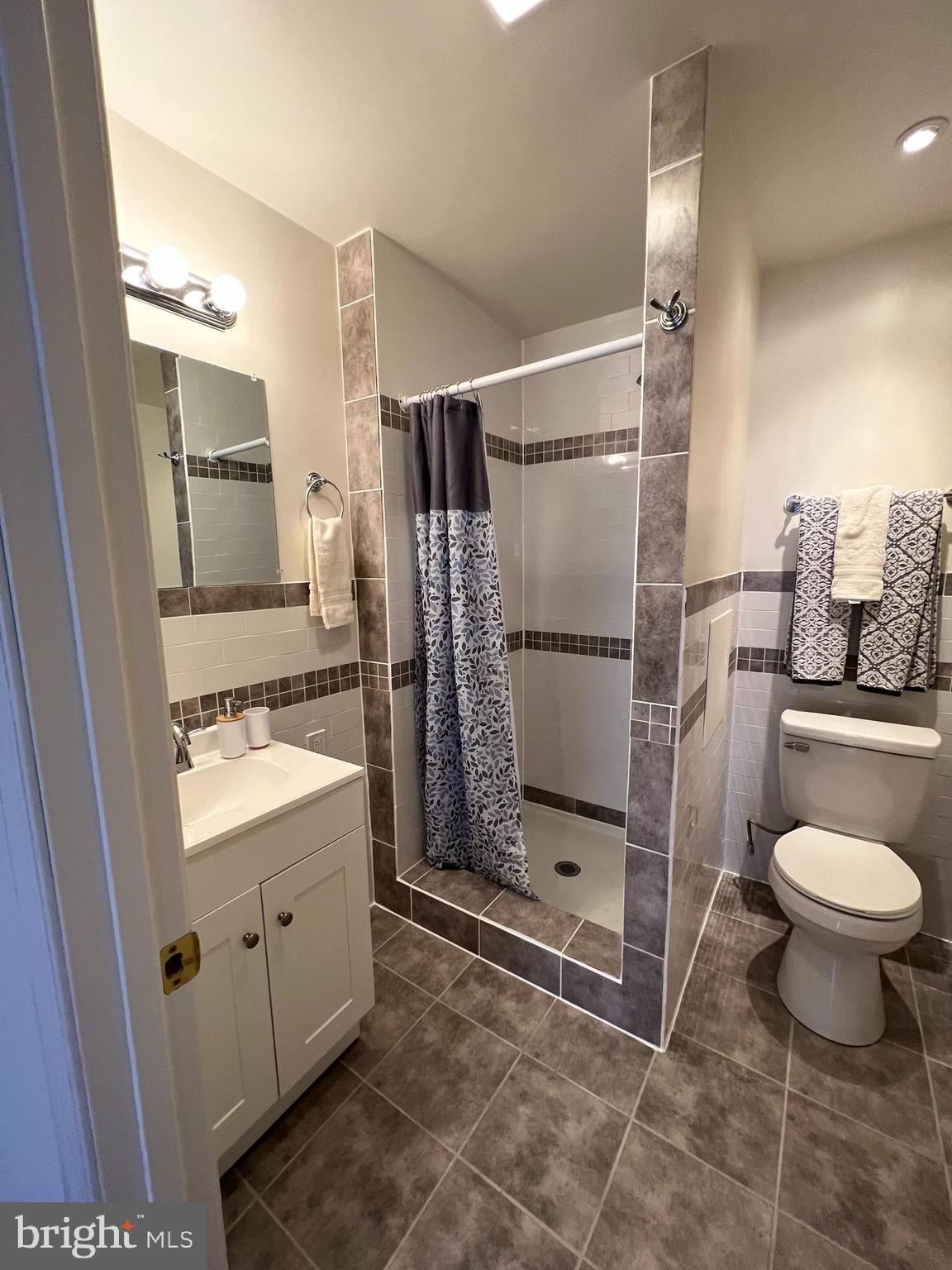 NORTH END - Residential Lease