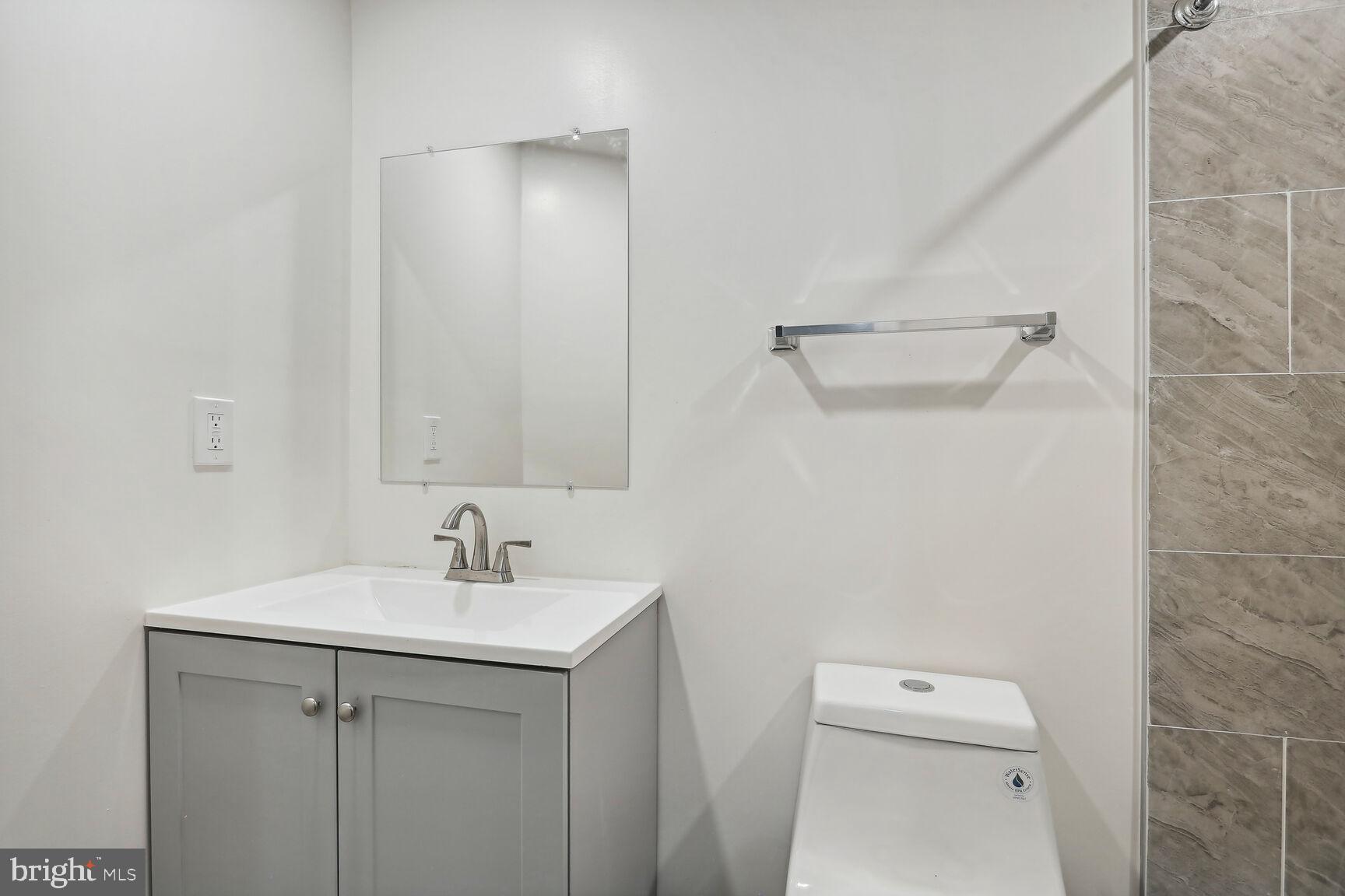 DALE CITY - Residential Lease