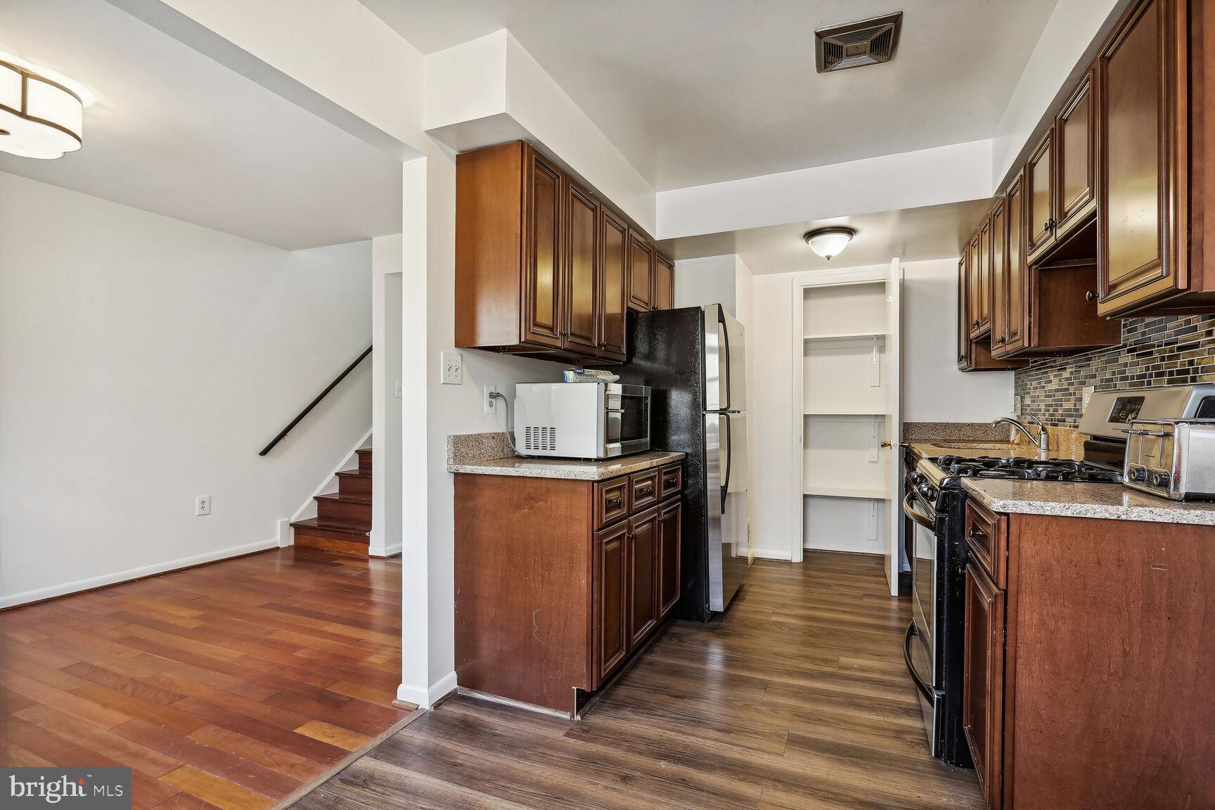 DALE CITY - Residential Lease