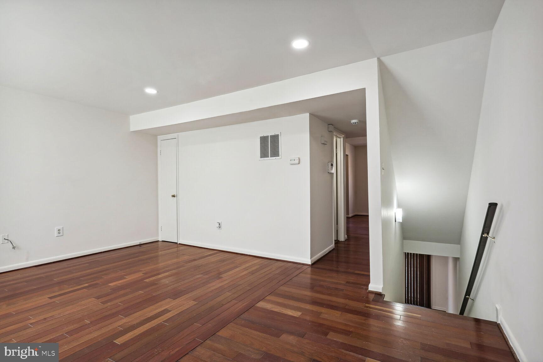 DALE CITY - Residential Lease