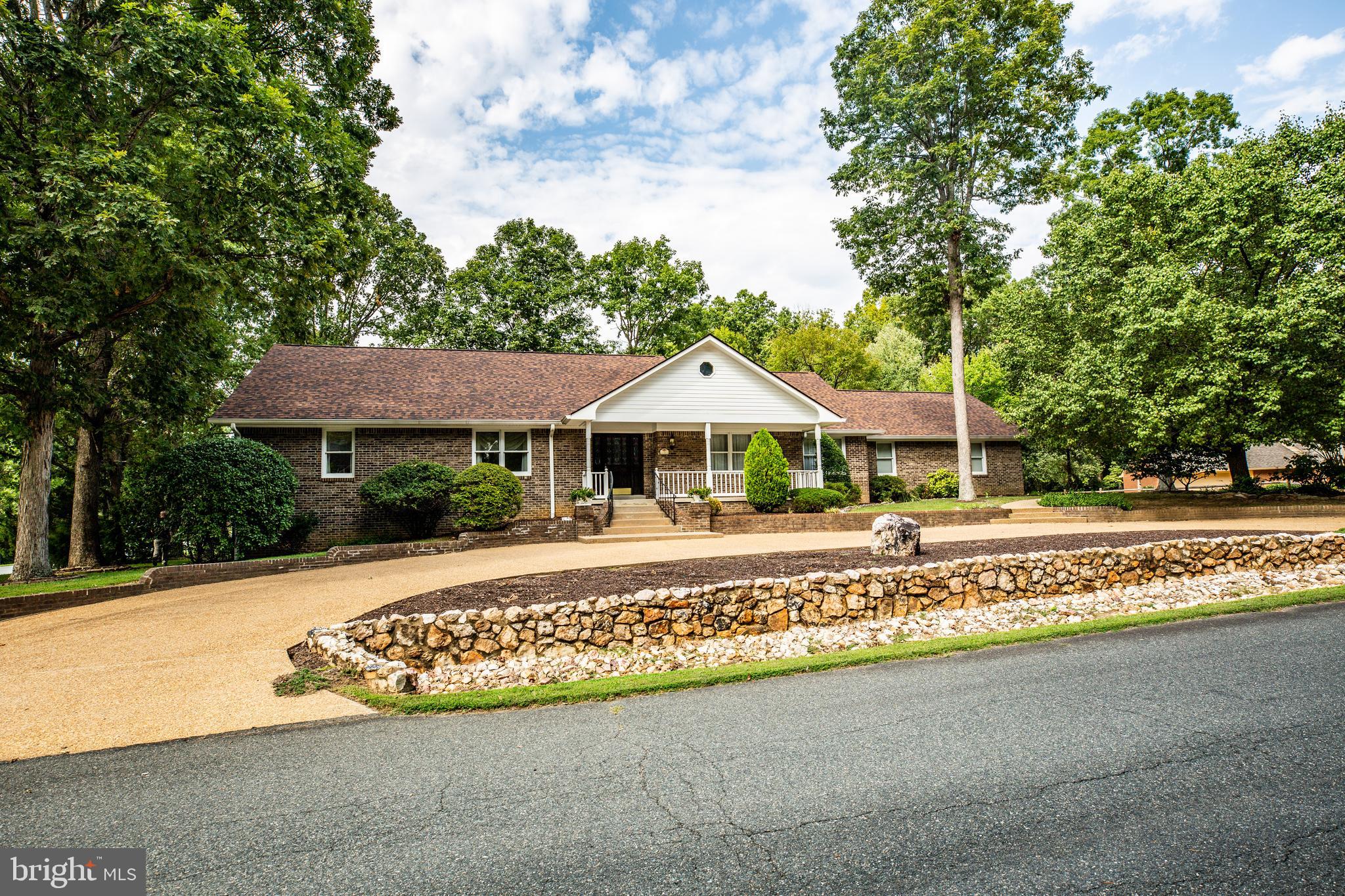 WOODLAWN - Residential