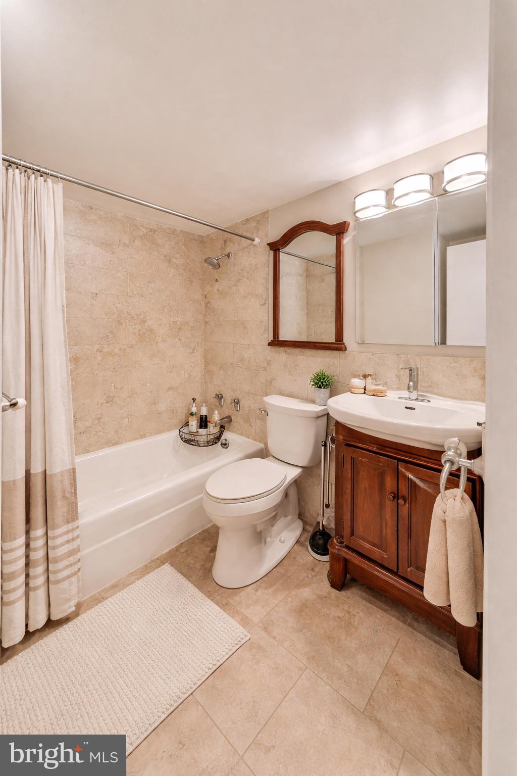 1435 4TH STREET SW B609