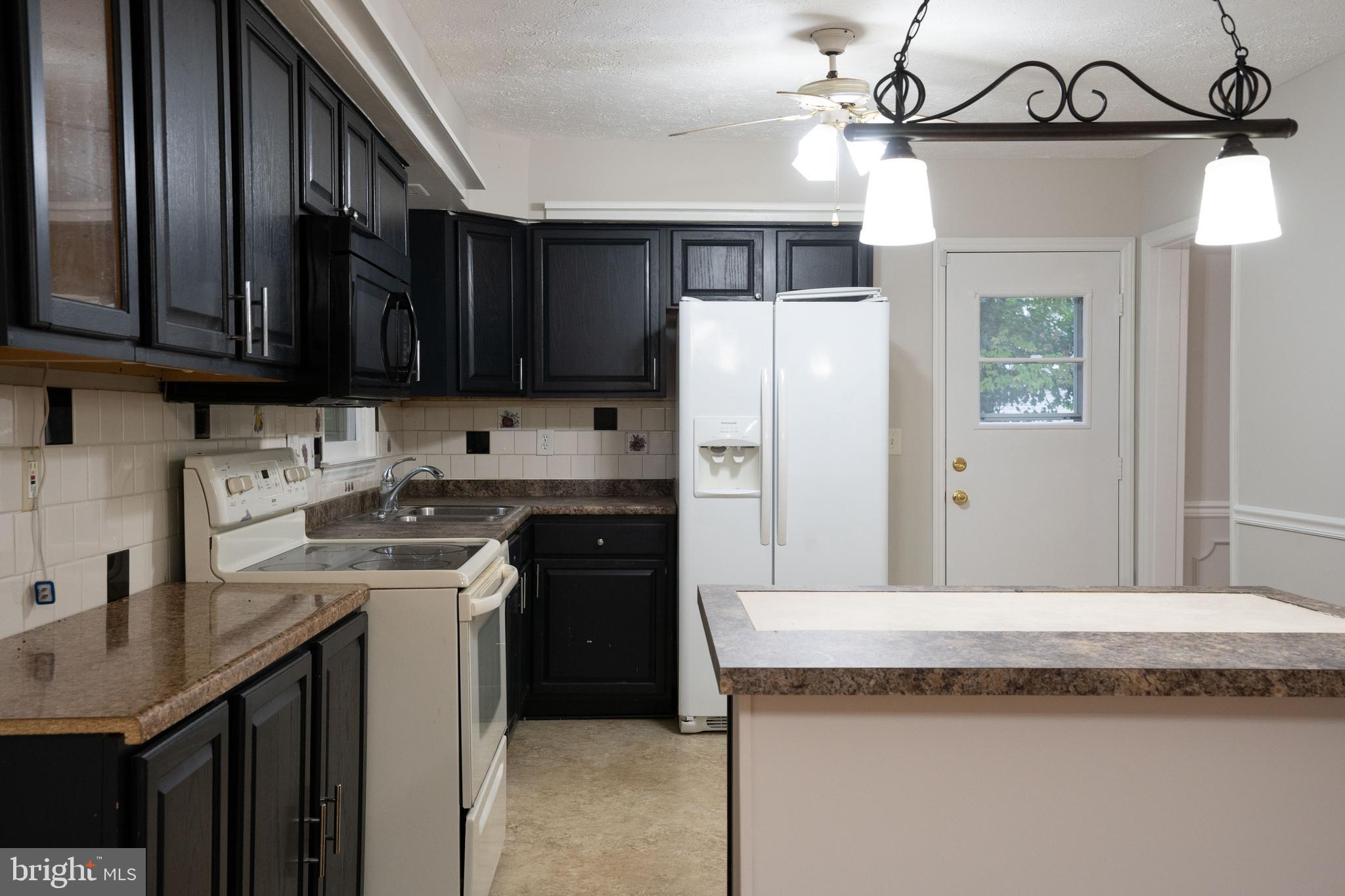 CHESAPEAKE RANCH ESTATES - Residential Lease