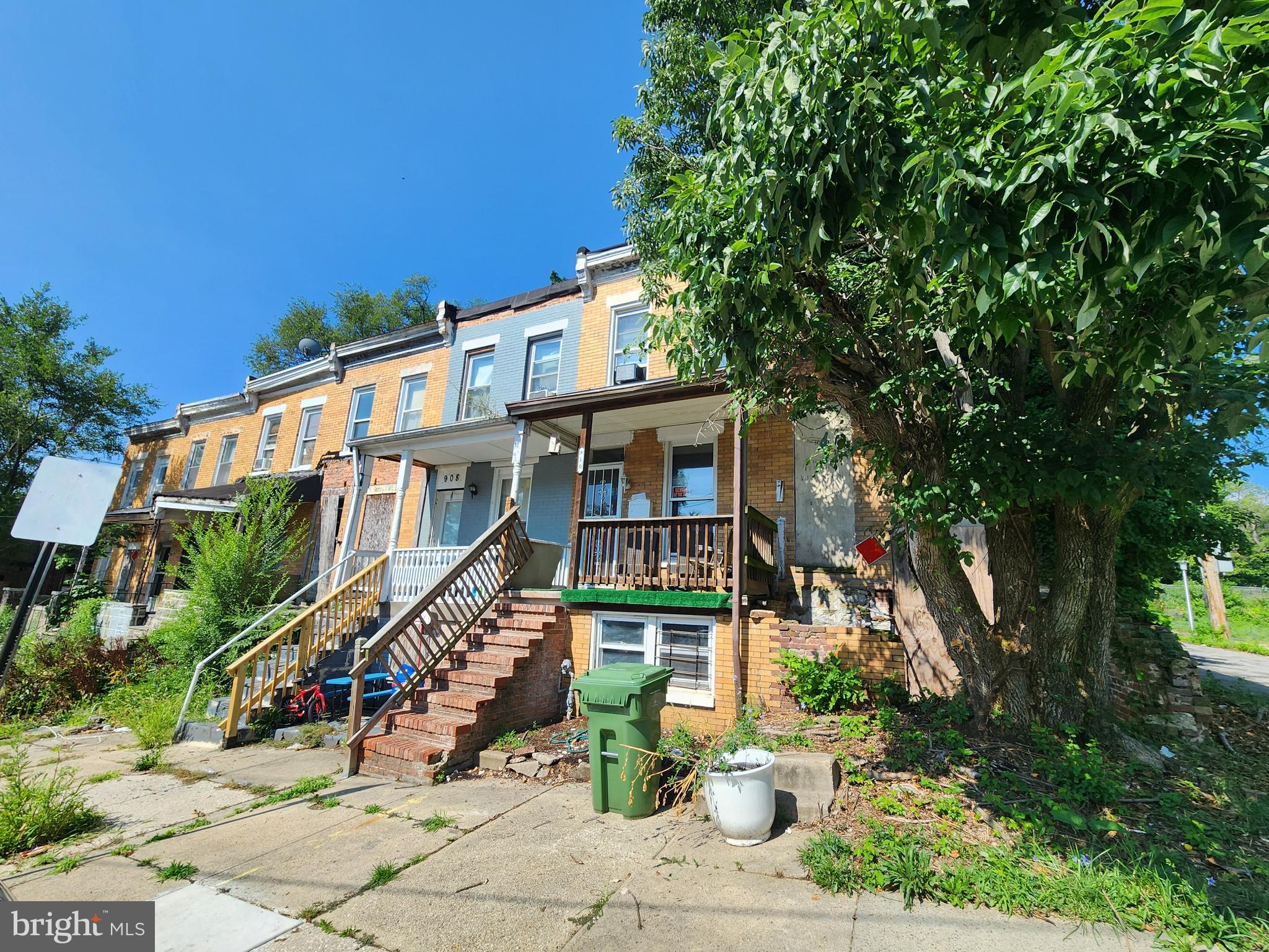 910 N DUKELAND STREET