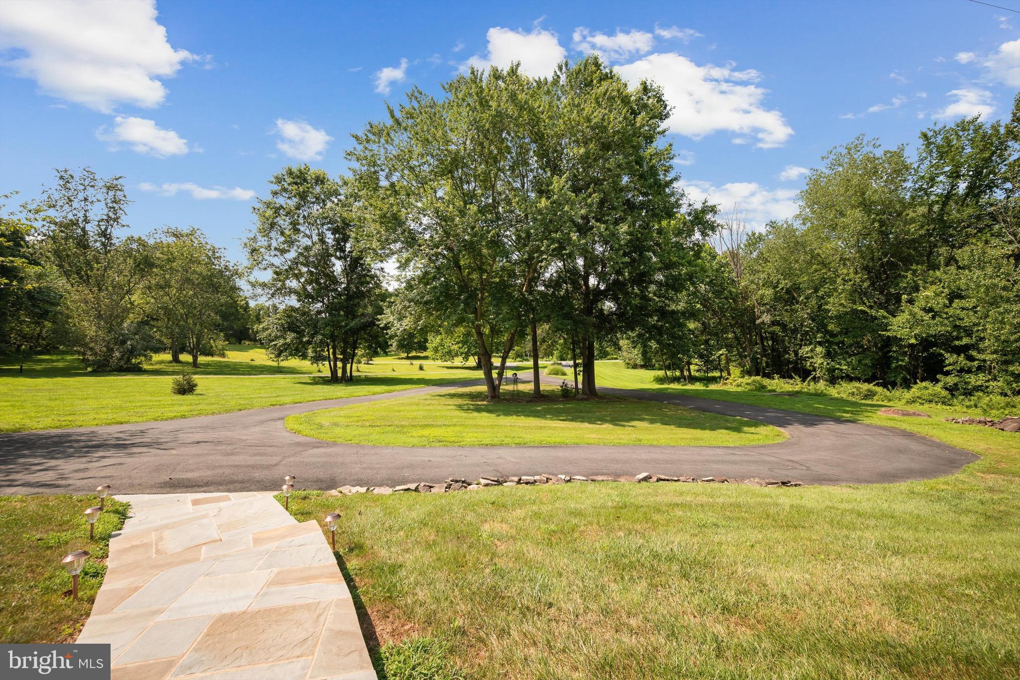 GOLDEN SPRINGS - Residential