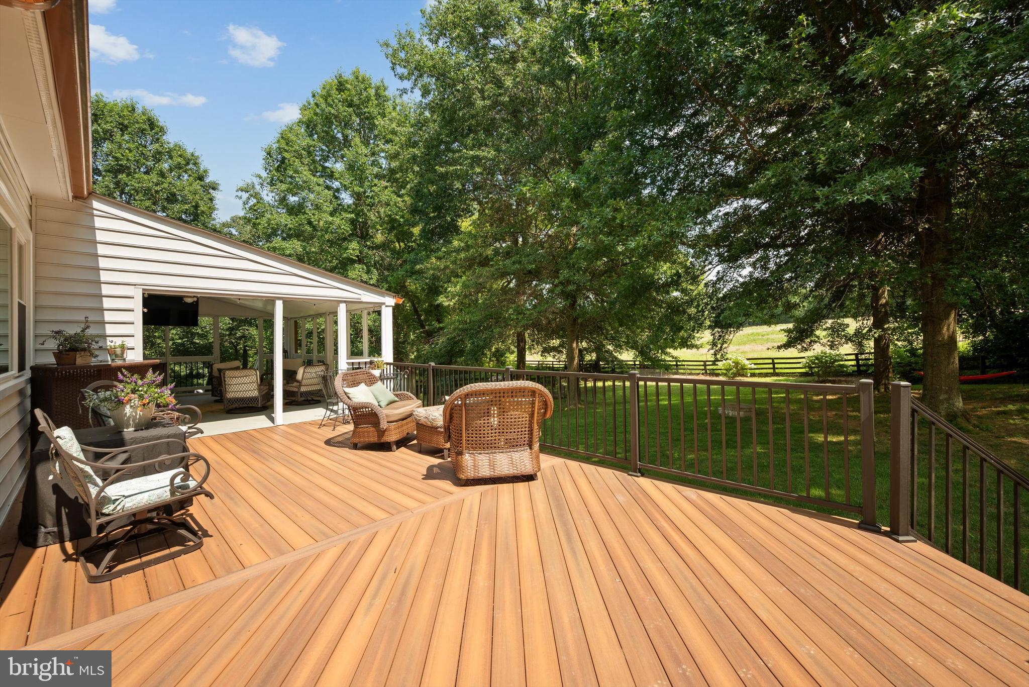 GOLDEN SPRINGS - Residential