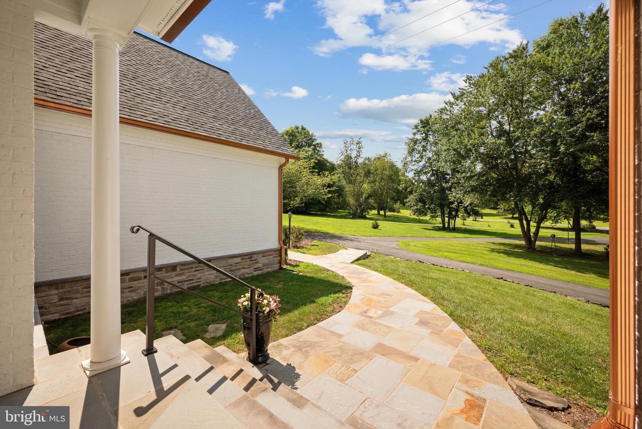 GOLDEN SPRINGS - Residential