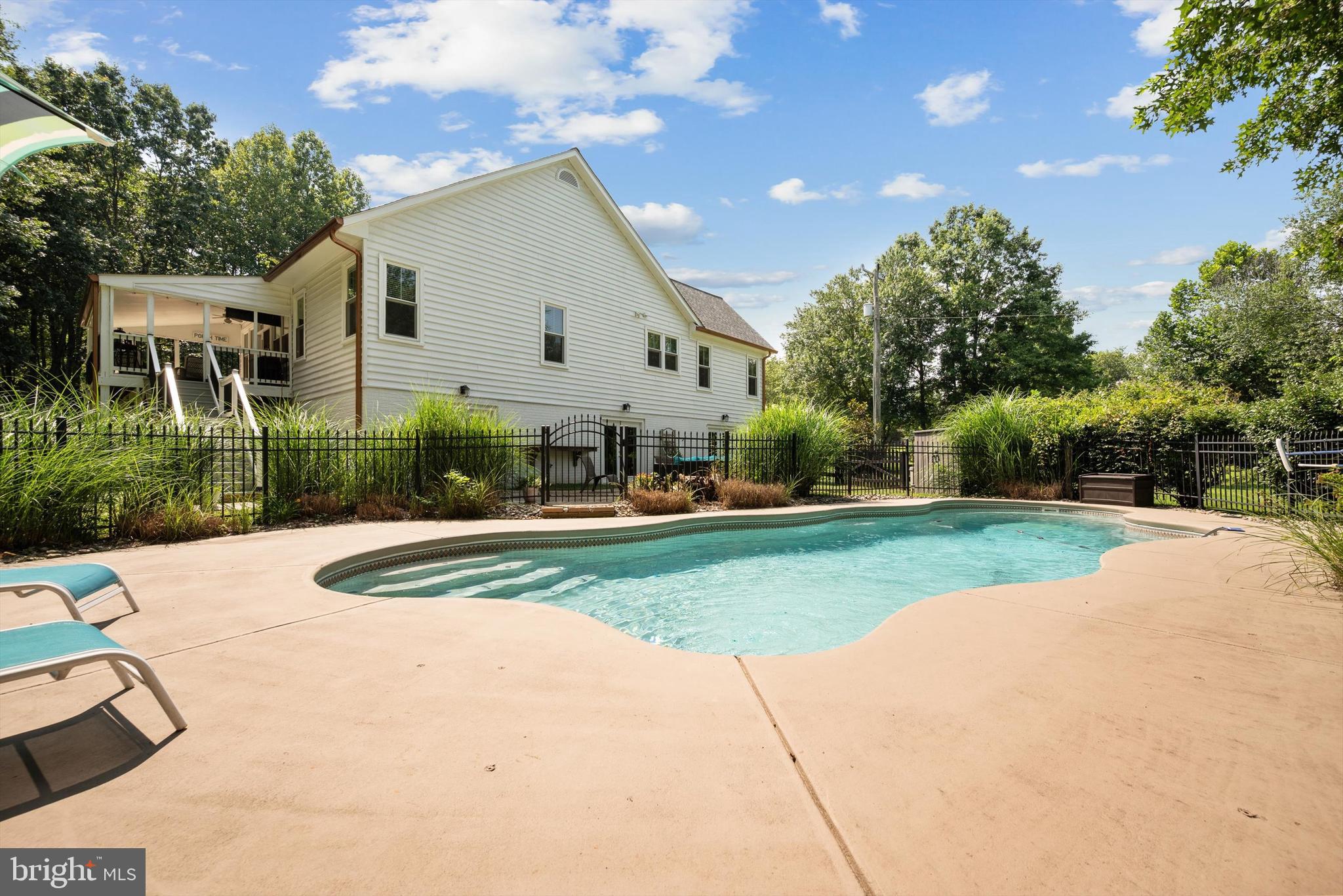 GOLDEN SPRINGS - Residential