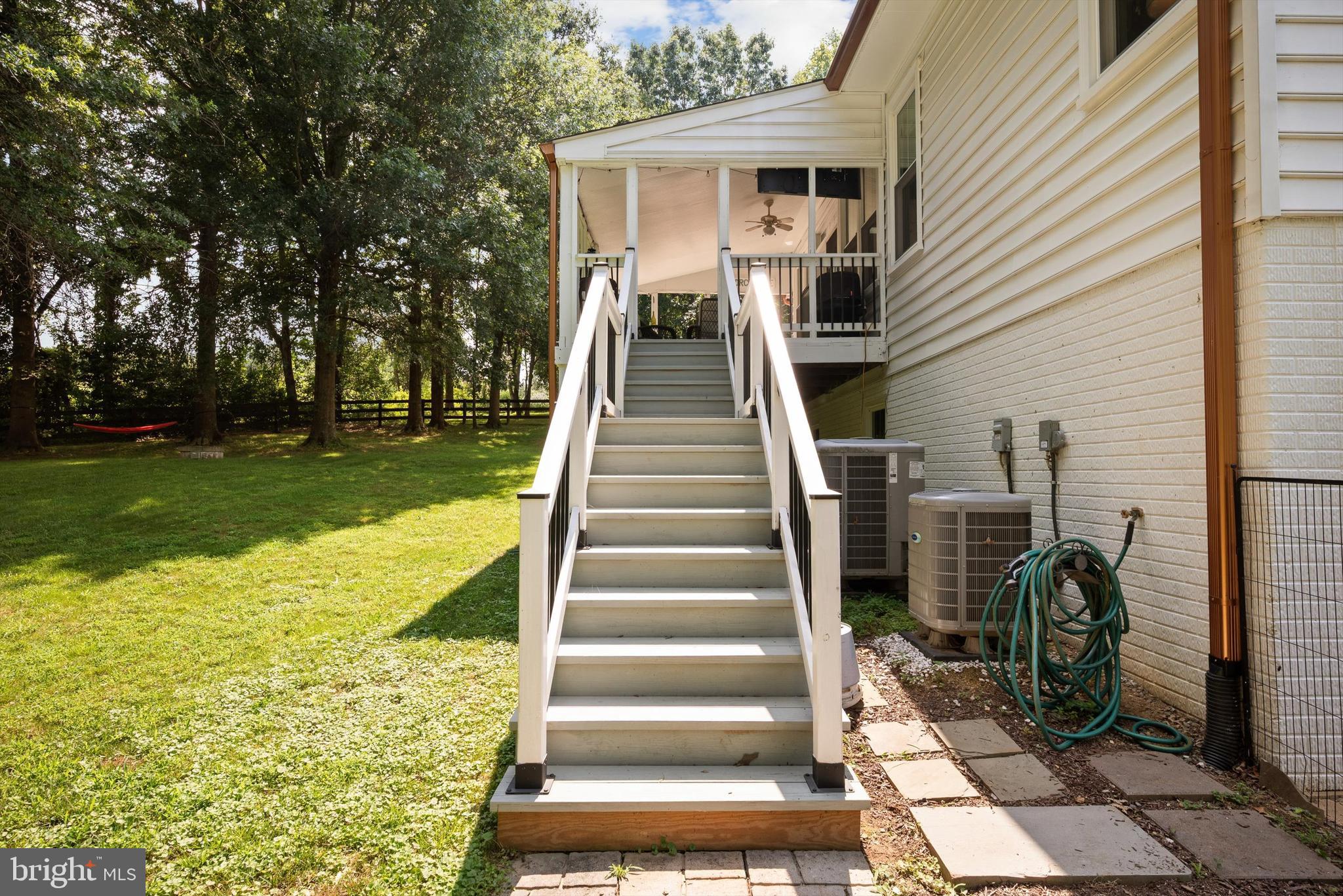 GOLDEN SPRINGS - Residential