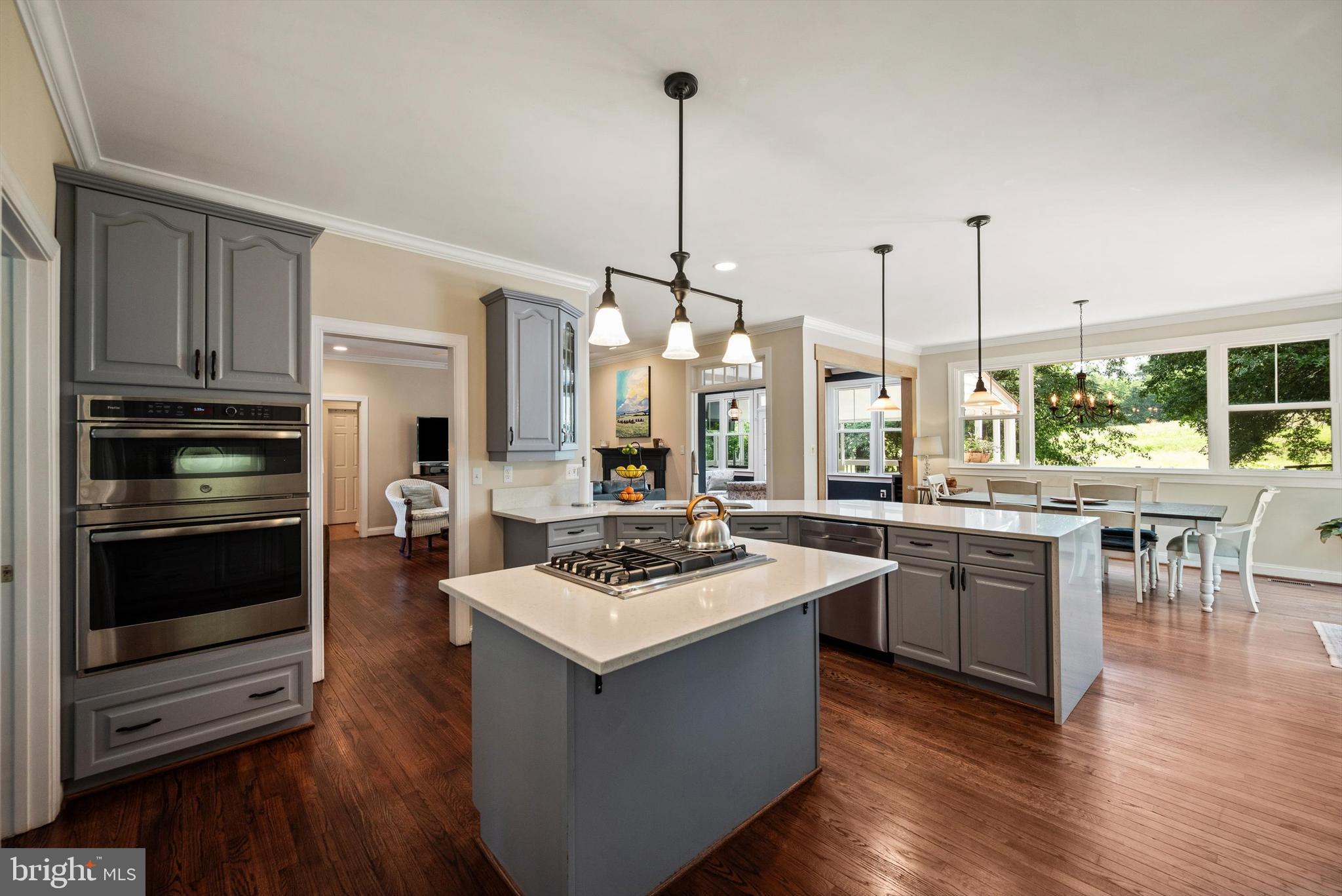 GOLDEN SPRINGS - Residential