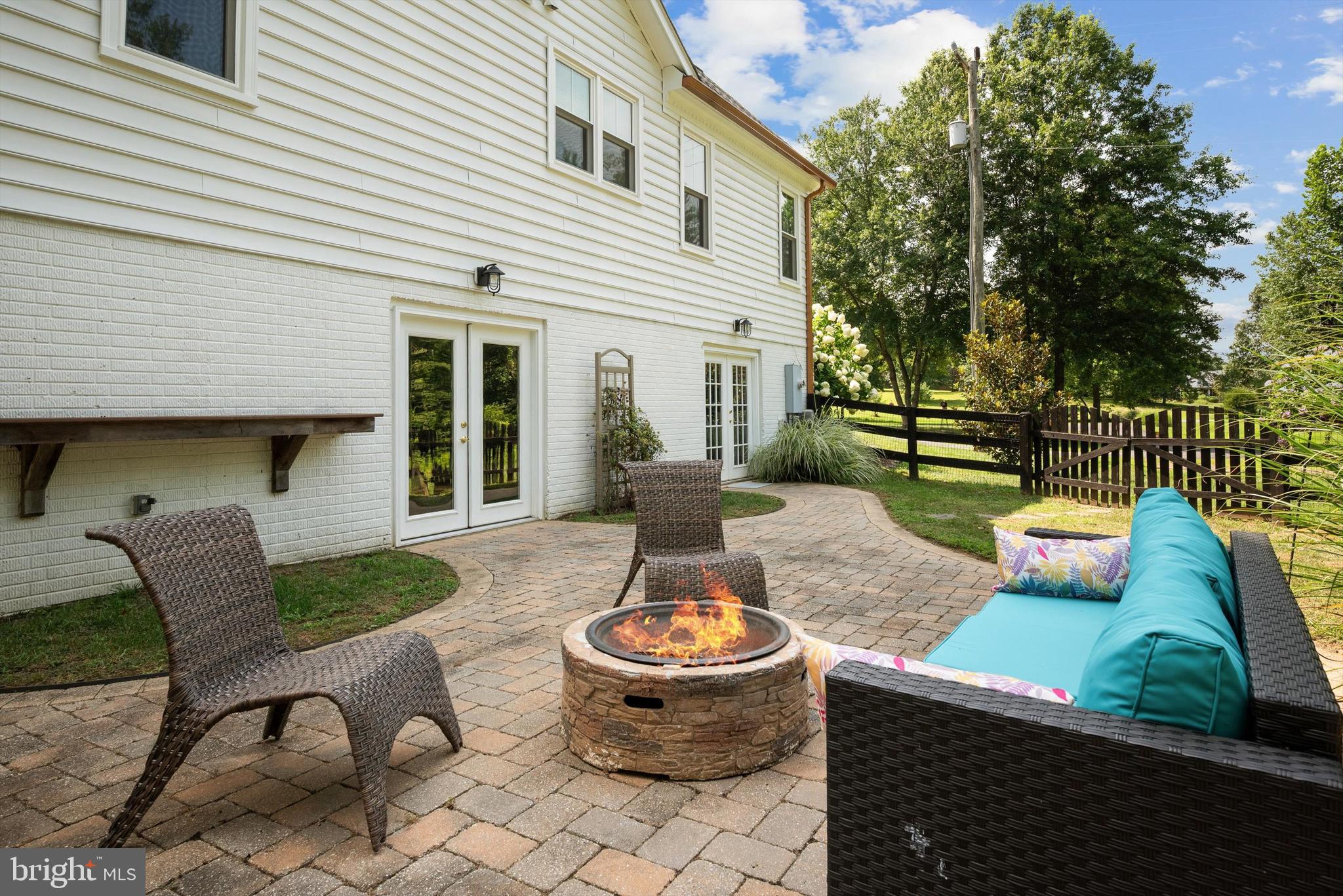 GOLDEN SPRINGS - Residential