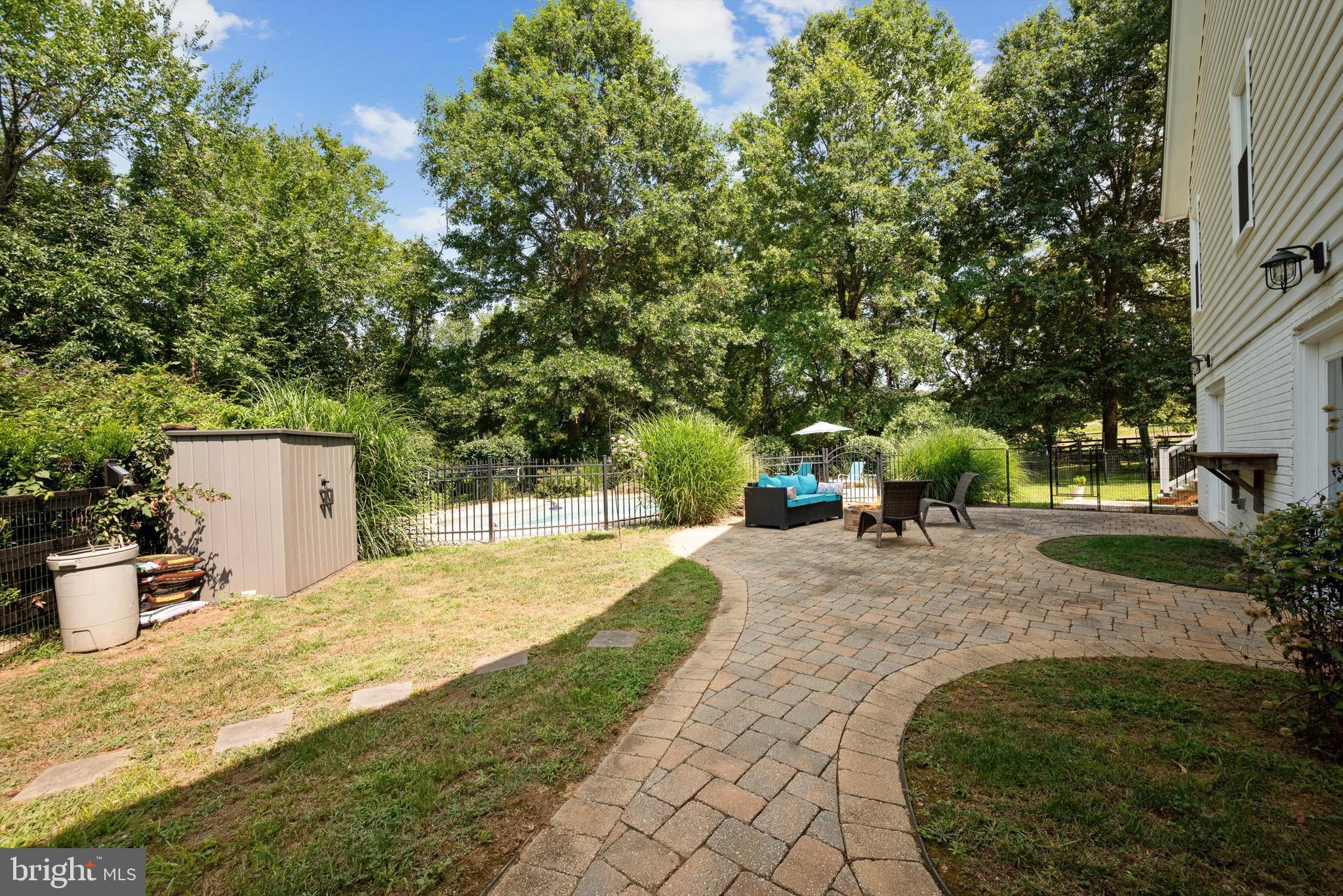 GOLDEN SPRINGS - Residential