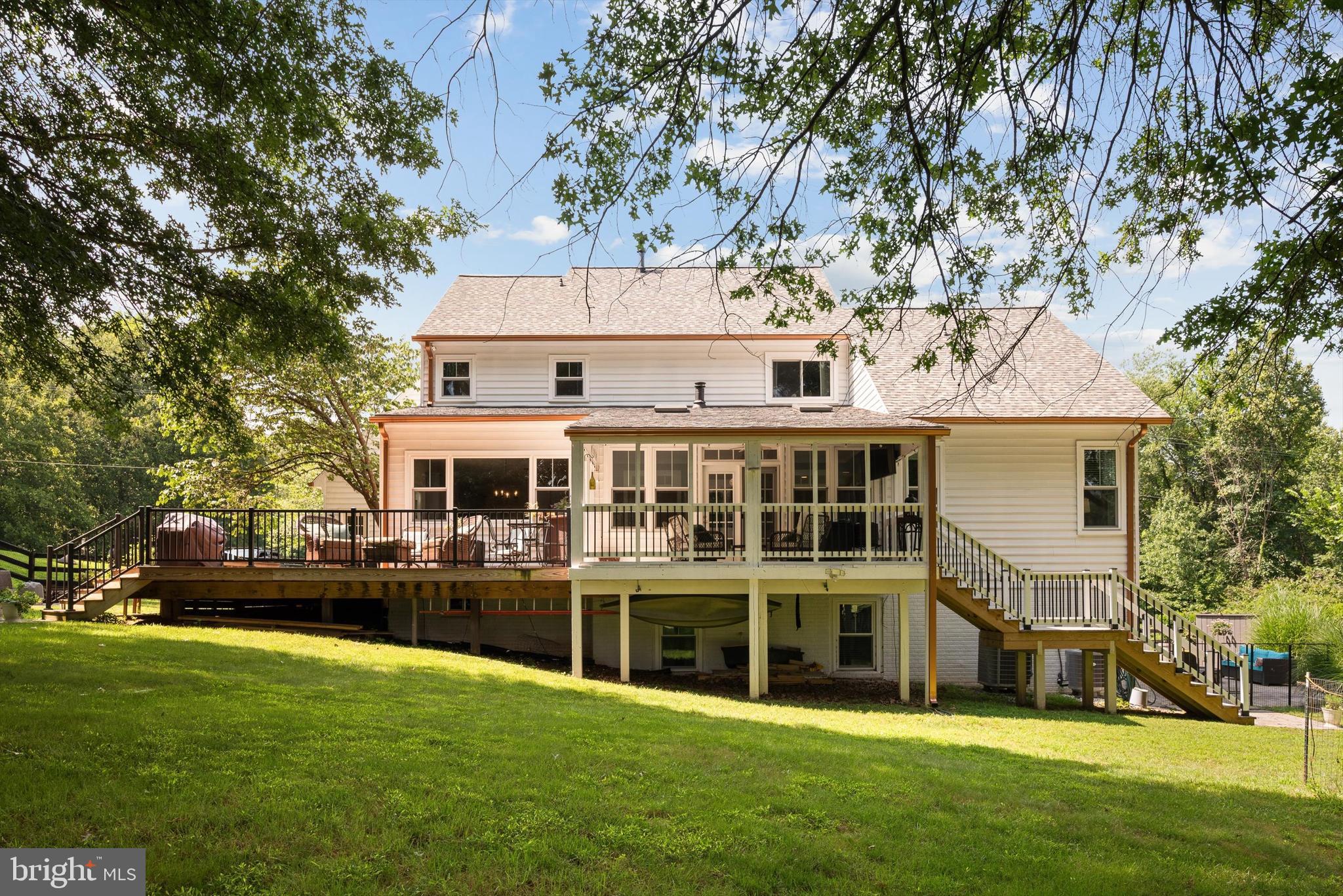 GOLDEN SPRINGS - Residential