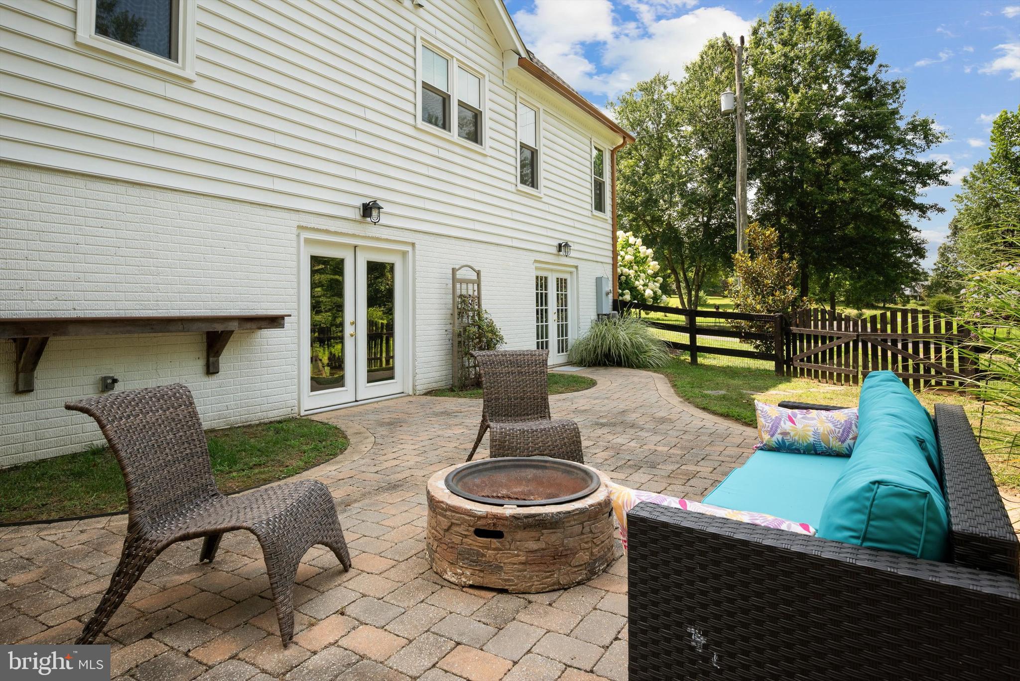 GOLDEN SPRINGS - Residential