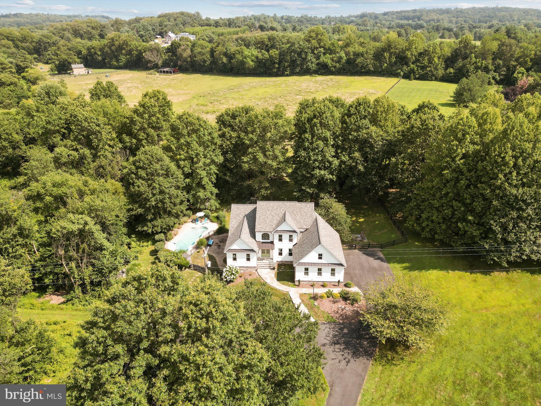 GOLDEN SPRINGS - Residential