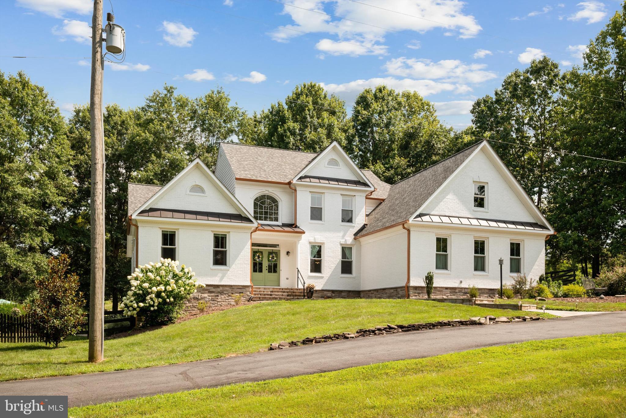 GOLDEN SPRINGS - Residential