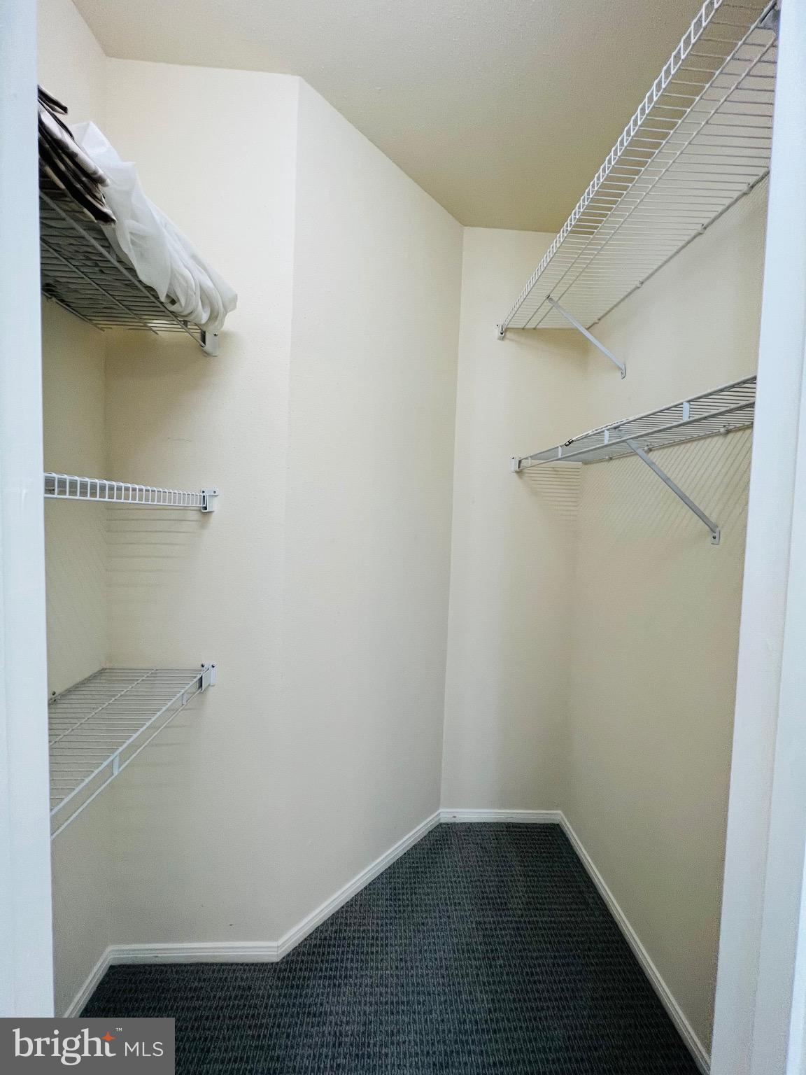 ENGLISH COUNTRY MANOR - Residential Lease