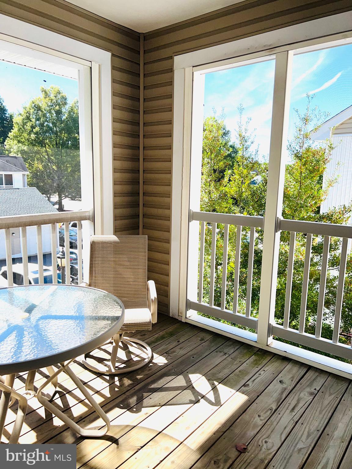 ENGLISH COUNTRY MANOR - Residential Lease