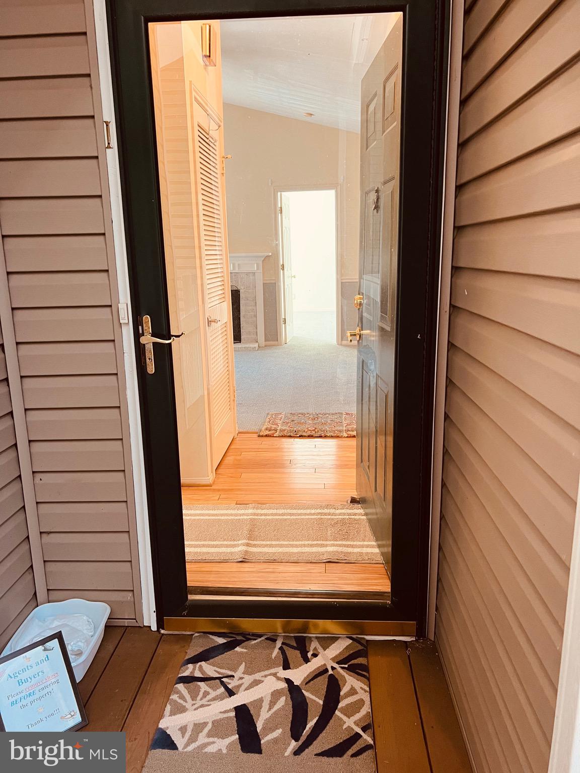 ENGLISH COUNTRY MANOR - Residential Lease