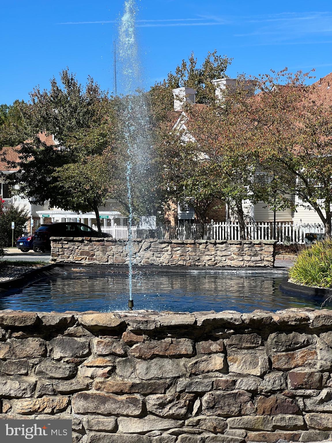 ENGLISH COUNTRY MANOR - Residential Lease