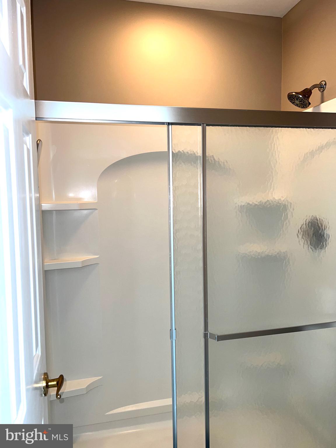 ENGLISH COUNTRY MANOR - Residential Lease