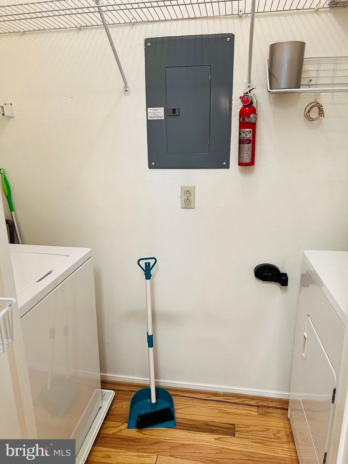 ENGLISH COUNTRY MANOR - Residential Lease