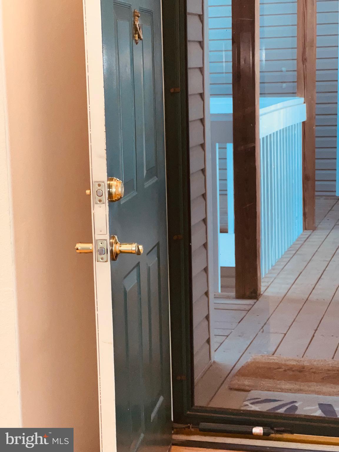 ENGLISH COUNTRY MANOR - Residential Lease