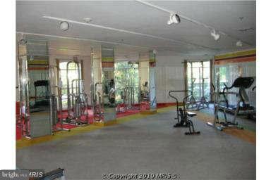 ENGLISH COUNTRY MANOR - Residential Lease