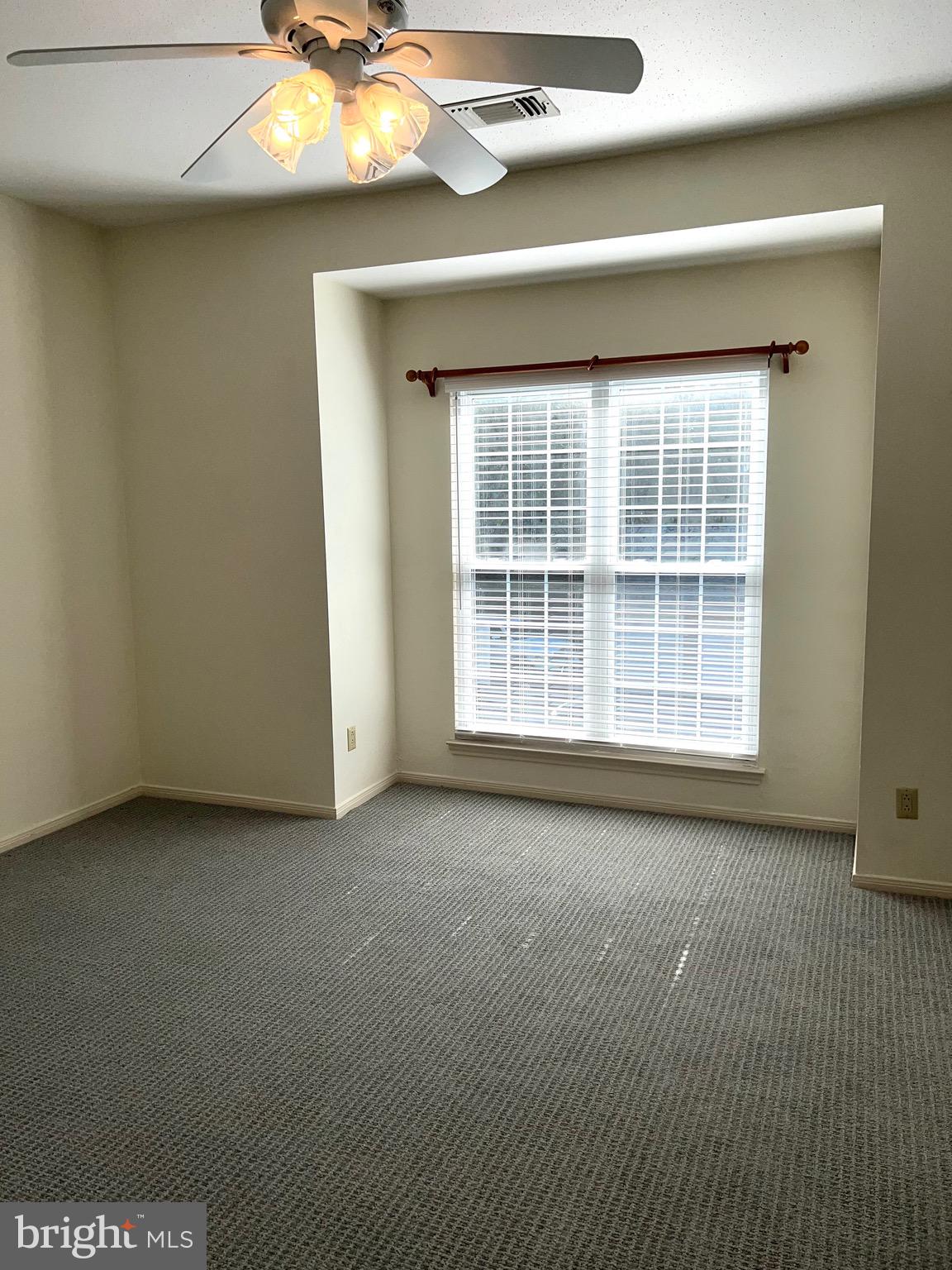 ENGLISH COUNTRY MANOR - Residential Lease