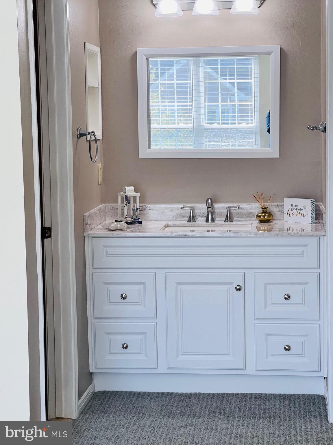 ENGLISH COUNTRY MANOR - Residential Lease