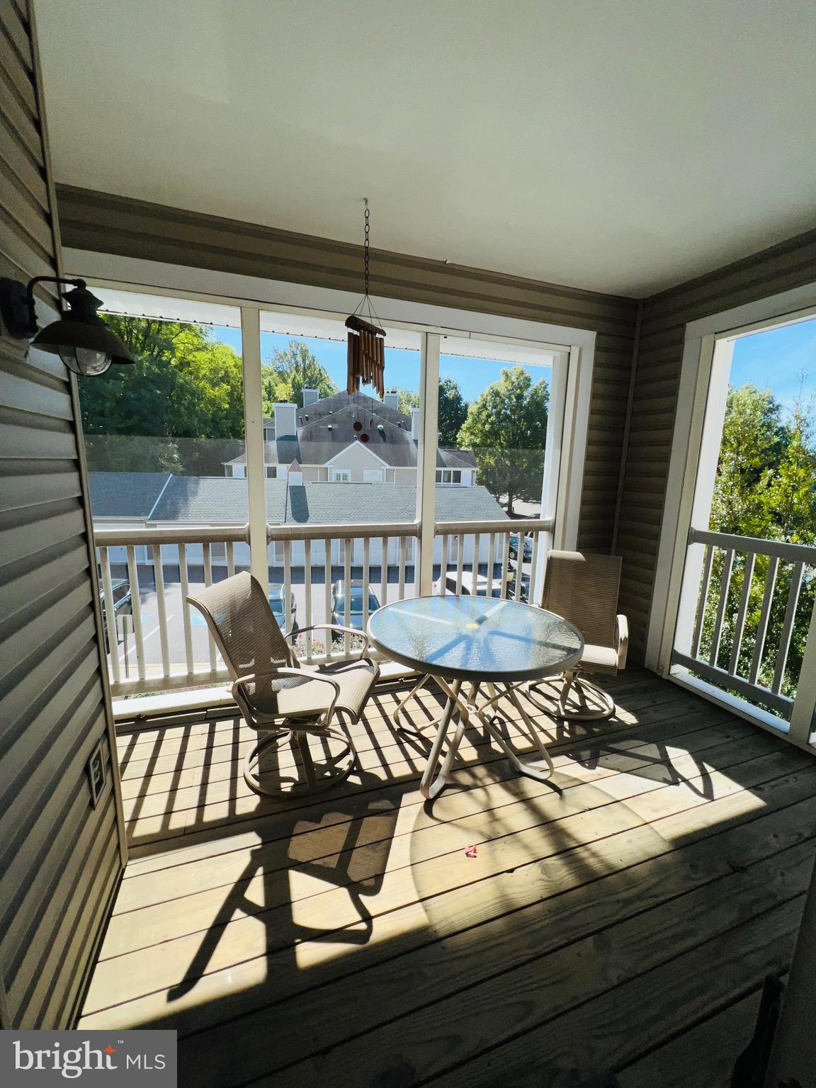 ENGLISH COUNTRY MANOR - Residential Lease