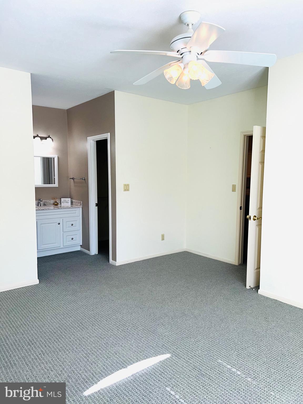 ENGLISH COUNTRY MANOR - Residential Lease