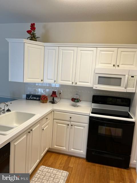 ENGLISH COUNTRY MANOR - Residential Lease