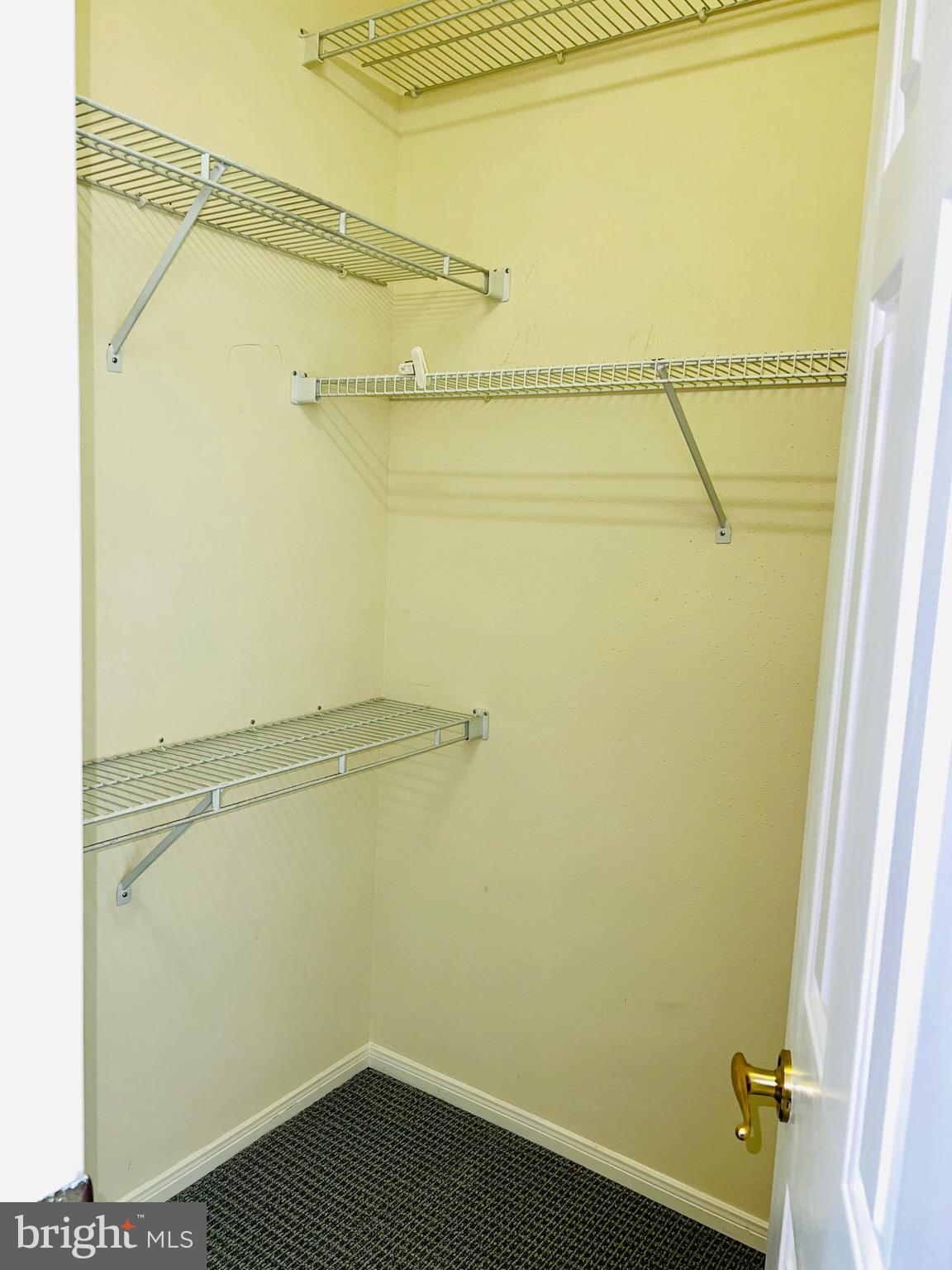 ENGLISH COUNTRY MANOR - Residential Lease