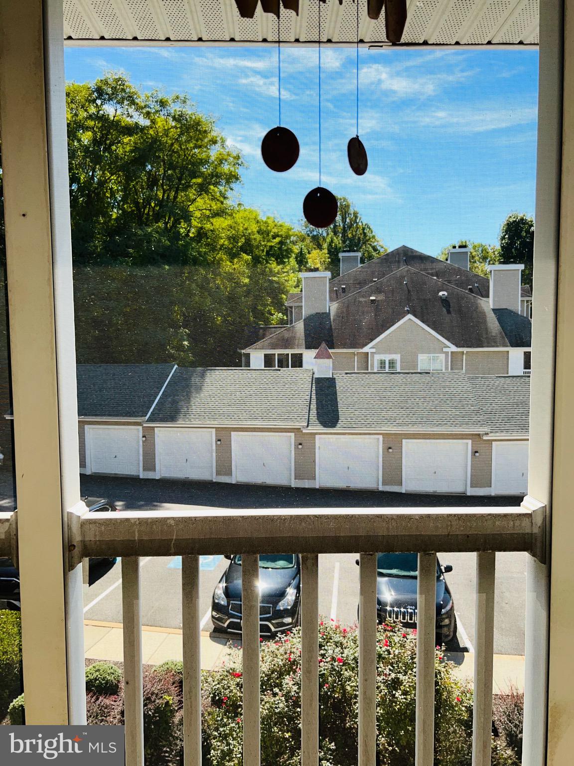 ENGLISH COUNTRY MANOR - Residential Lease