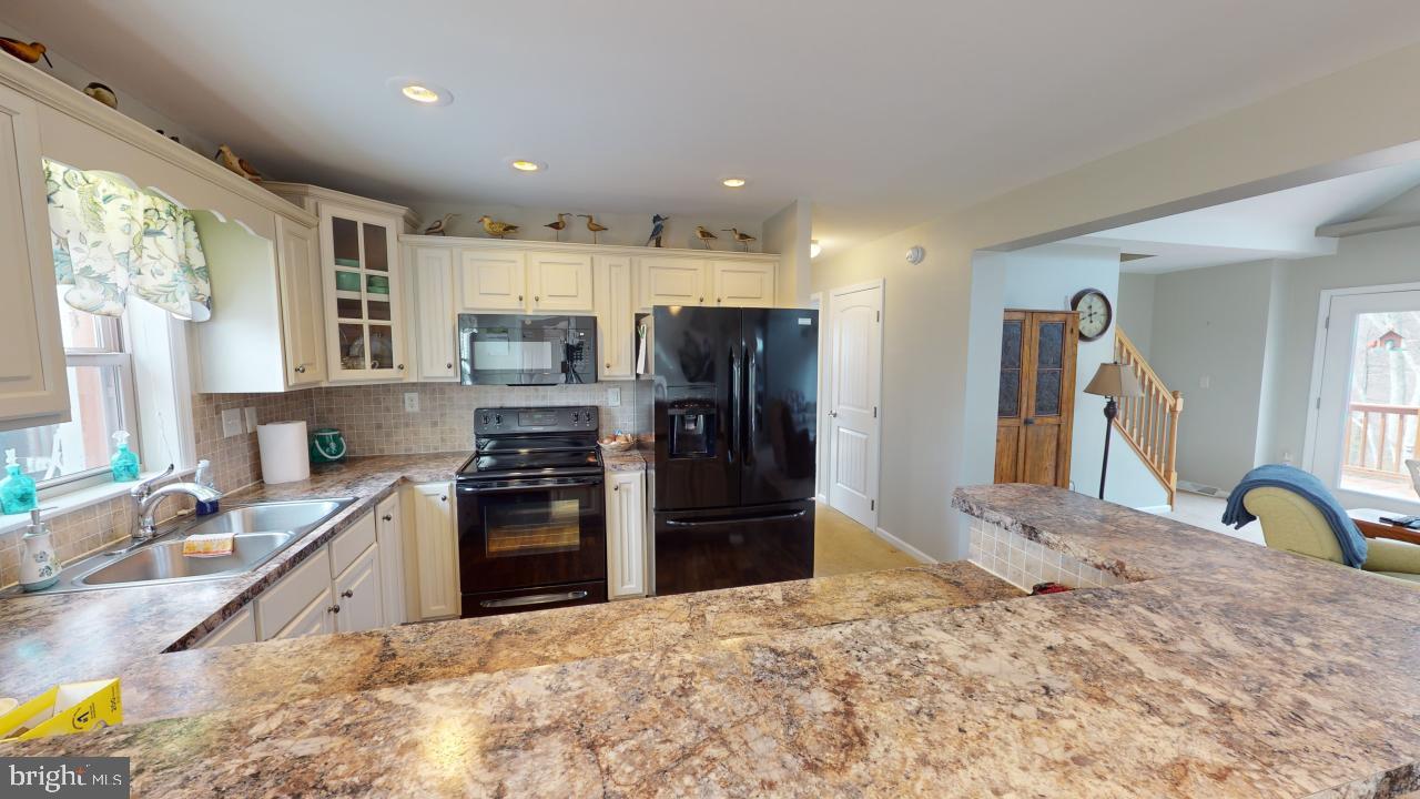 LOST RIVER BLUFFS - Residential