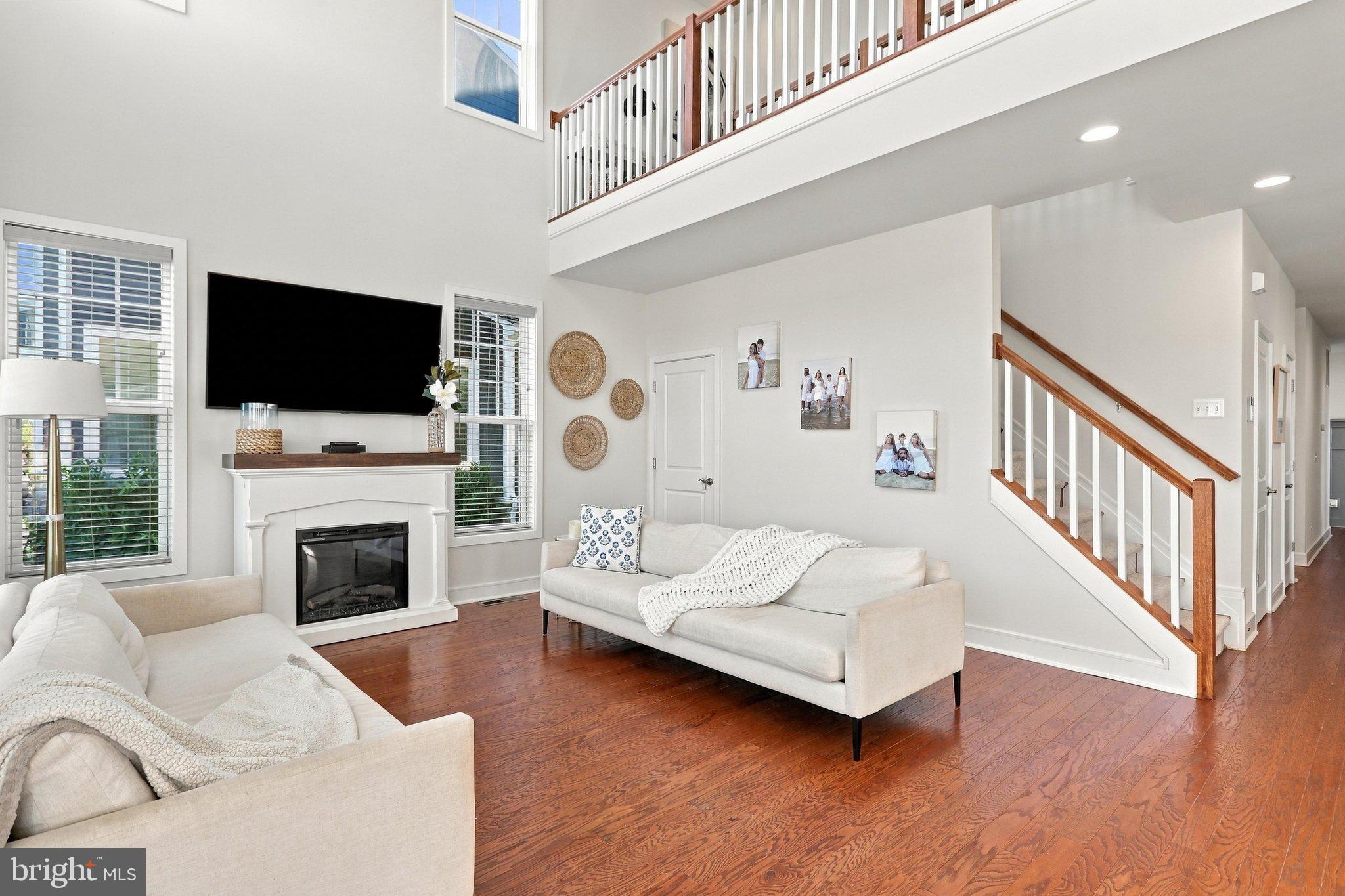 1010 COUBERTIN DRIVE SE