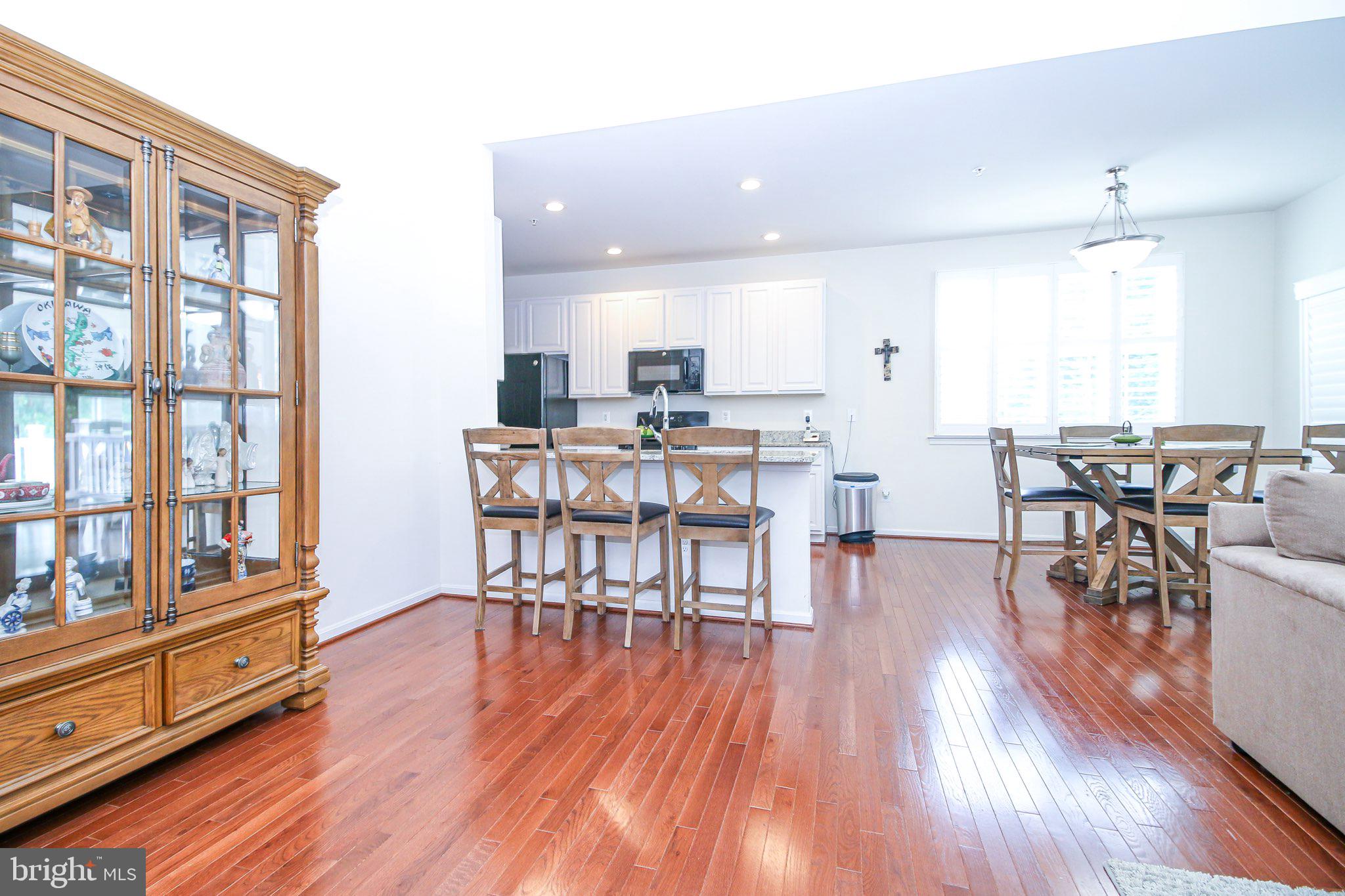 WHISPERING WOODS - Residential