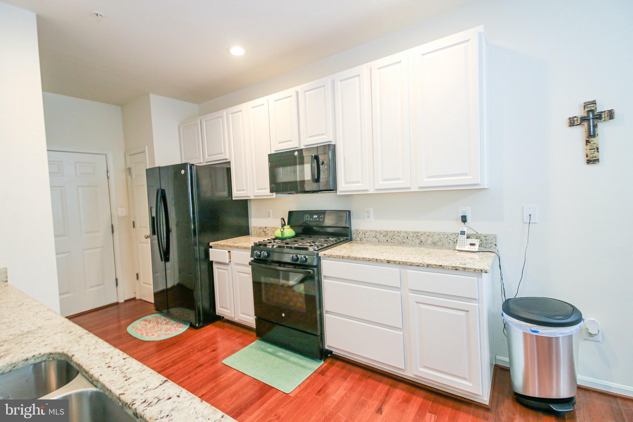 WHISPERING WOODS - Residential