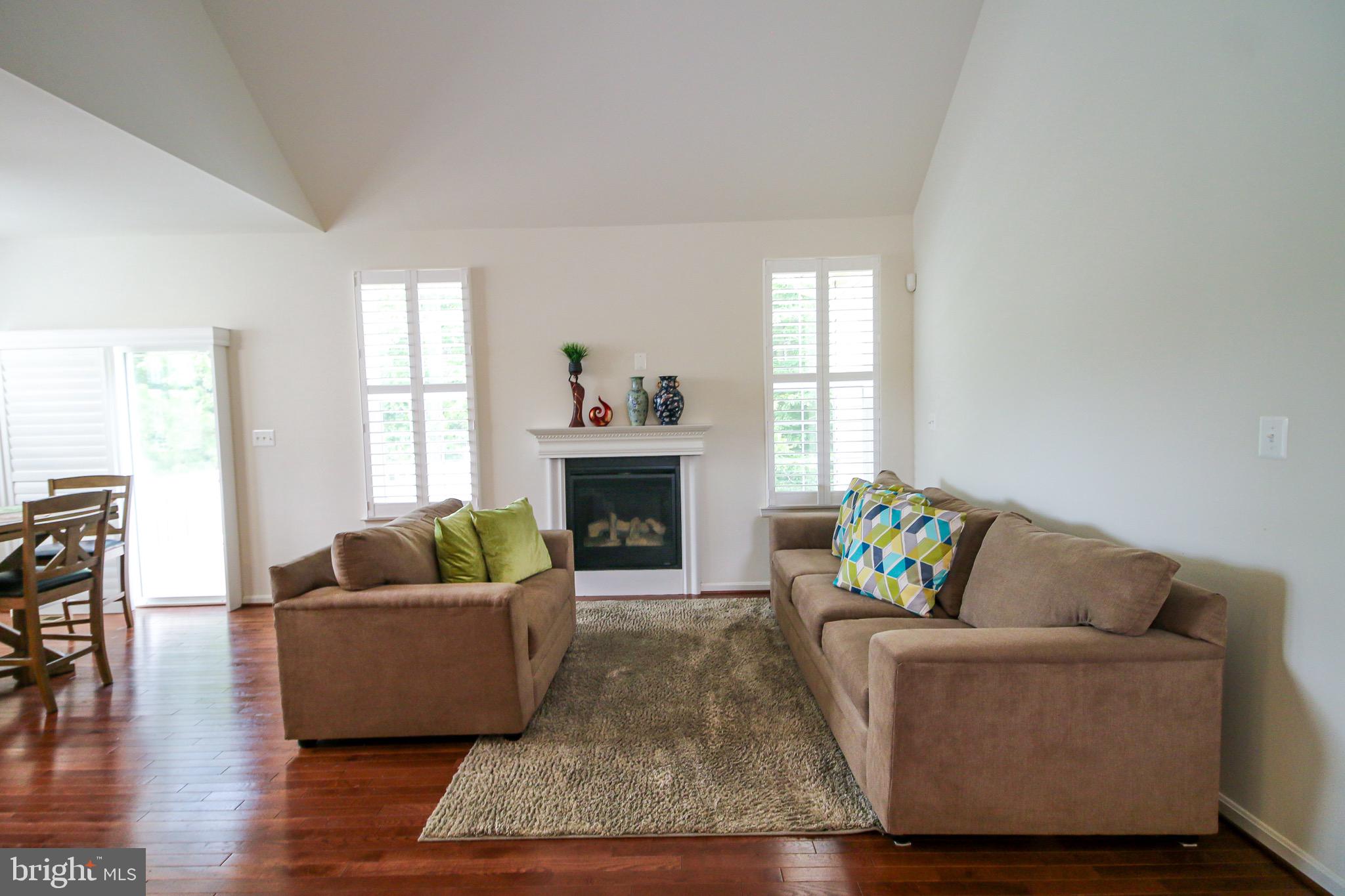 WHISPERING WOODS - Residential