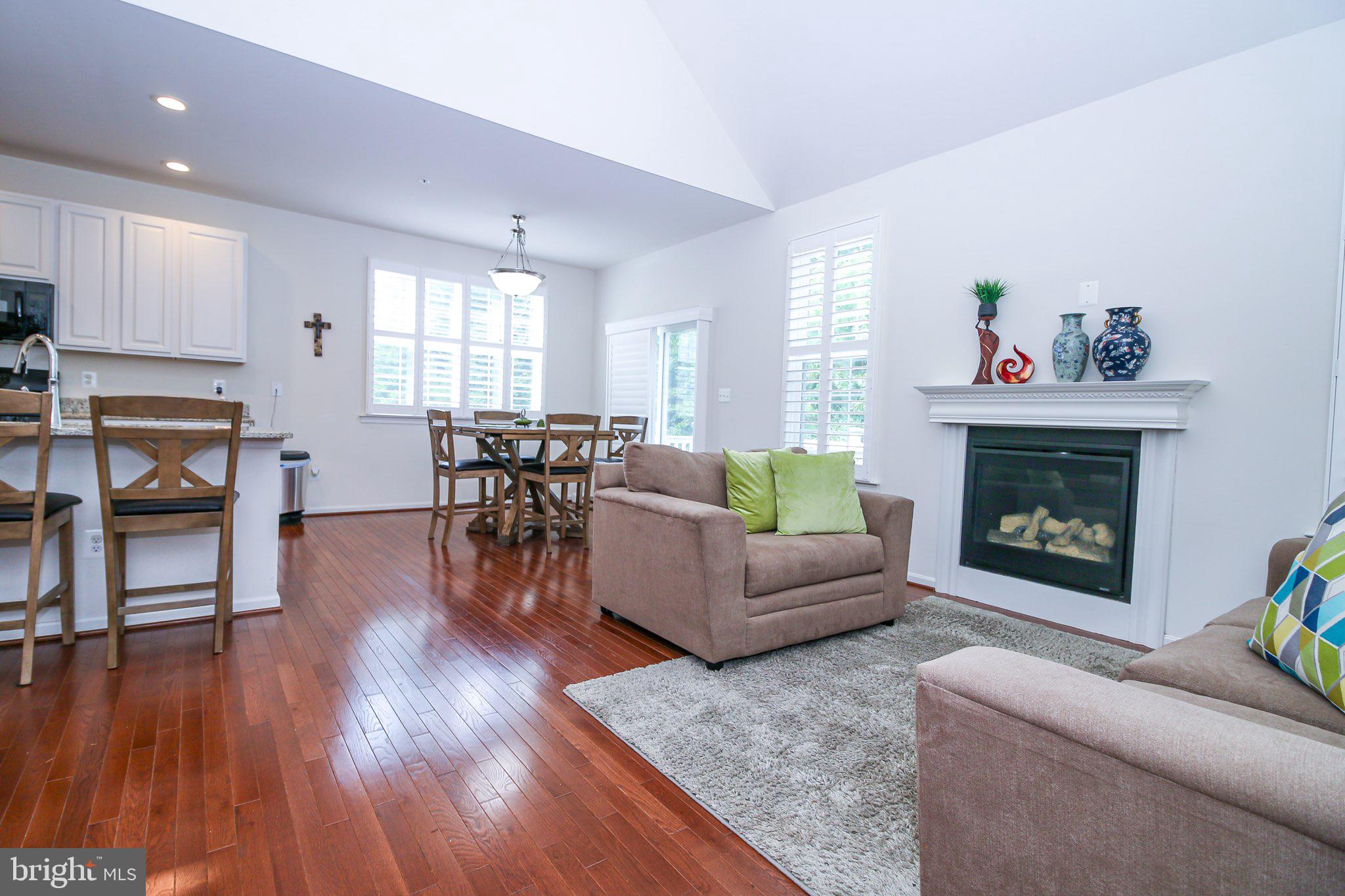 WHISPERING WOODS - Residential