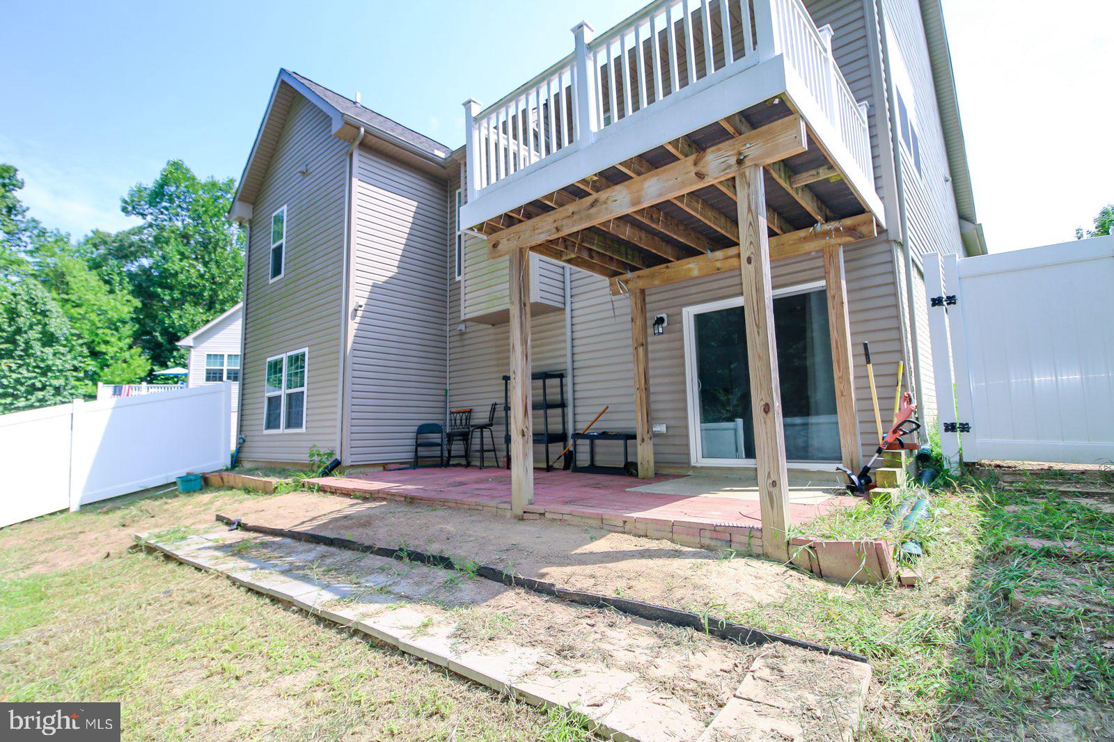 WHISPERING WOODS - Residential