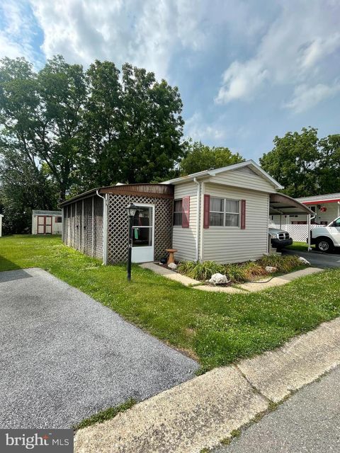 Photo of 28 RIDGEWOOD MNR, MANHEIM, PA 17545 (MLS # PALA2036978)