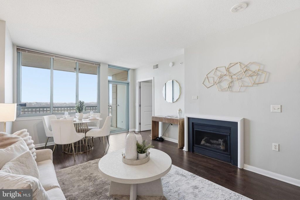 Photo of 851 N Glebe Road #1914, ARLINGTON, VA 22203 (MLS # VAAR2069652)