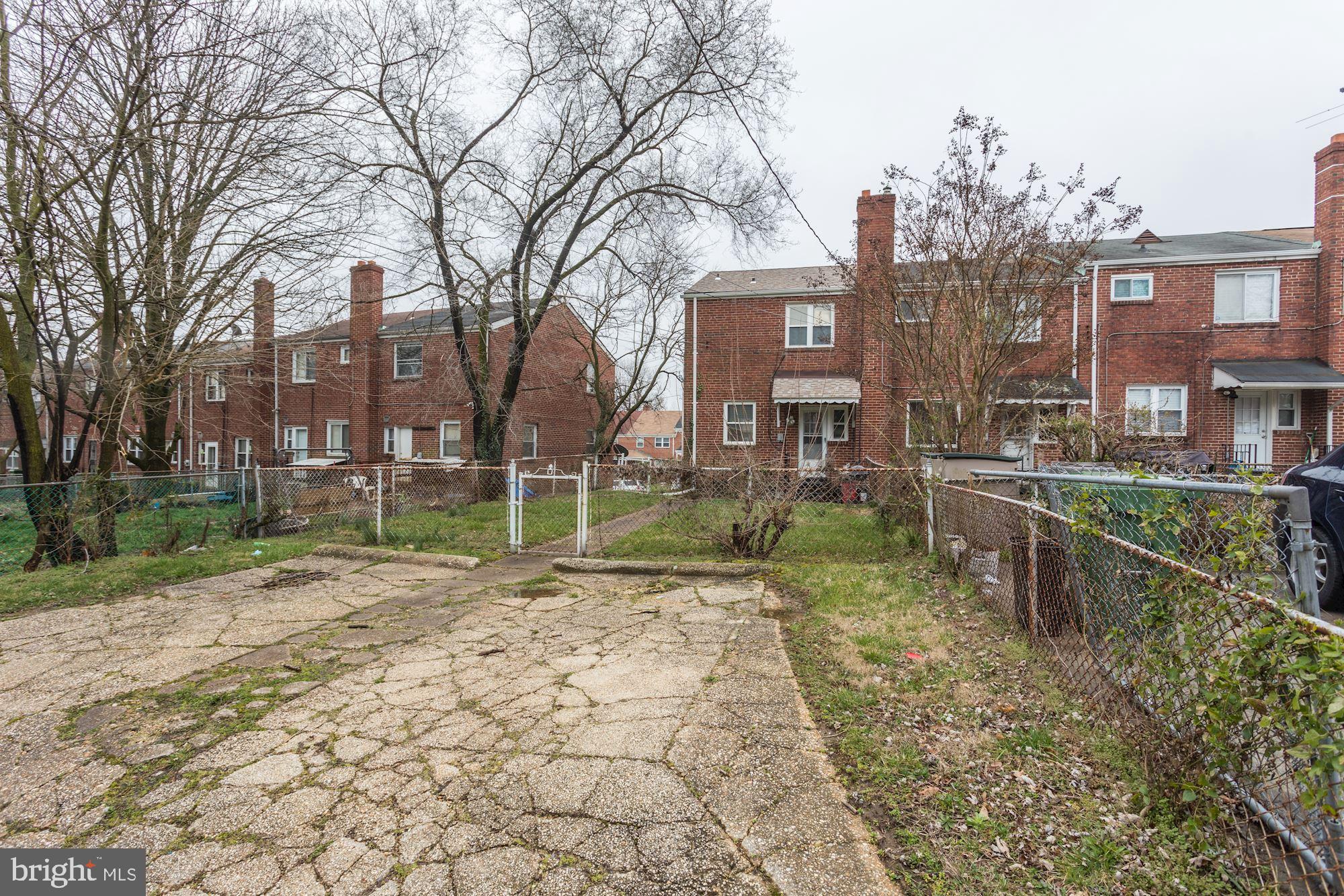 PERRING LOCH - Residential