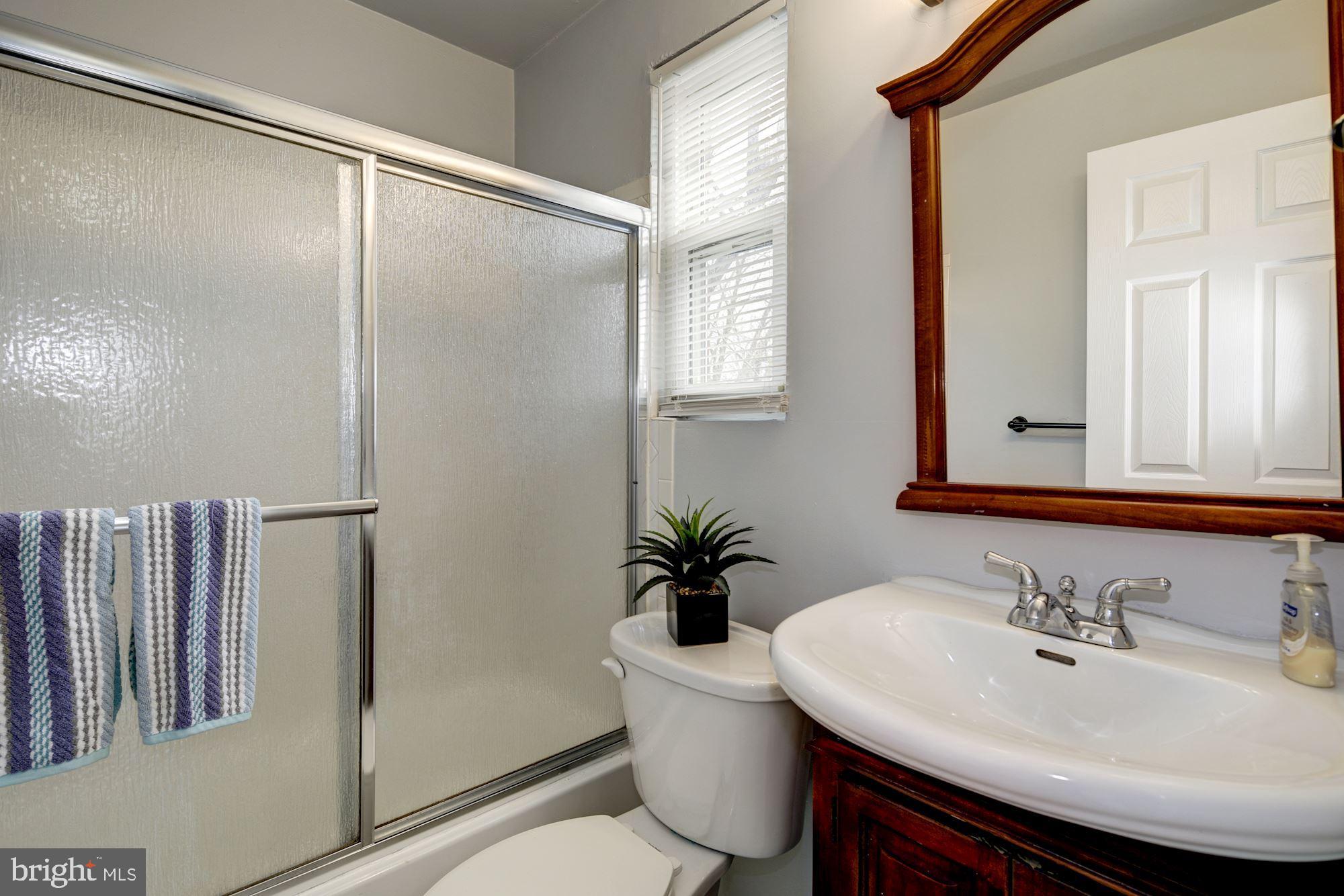 PERRING LOCH - Residential