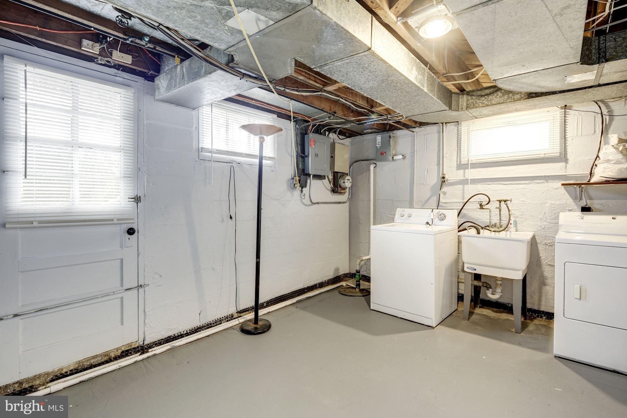 PERRING LOCH - Residential