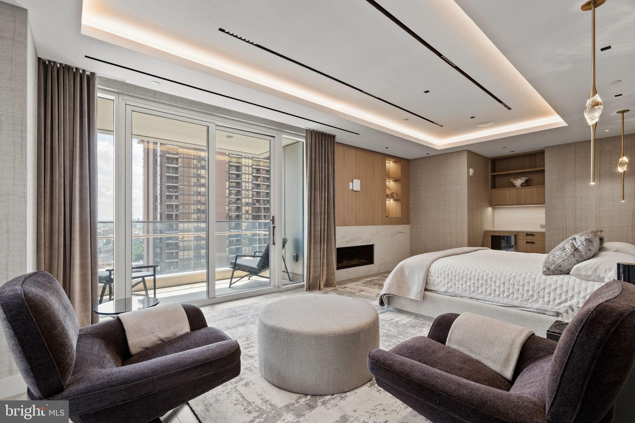 An Extraordinary Custom Full Floor Trophy Unit at 500 WalnutLocated wi – image 68