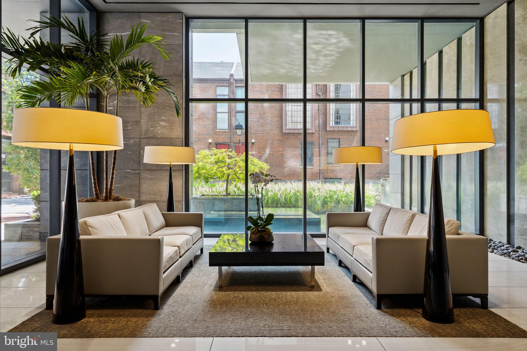An Extraordinary Custom Full Floor Trophy Unit at 500 WalnutLocated wi – image 117