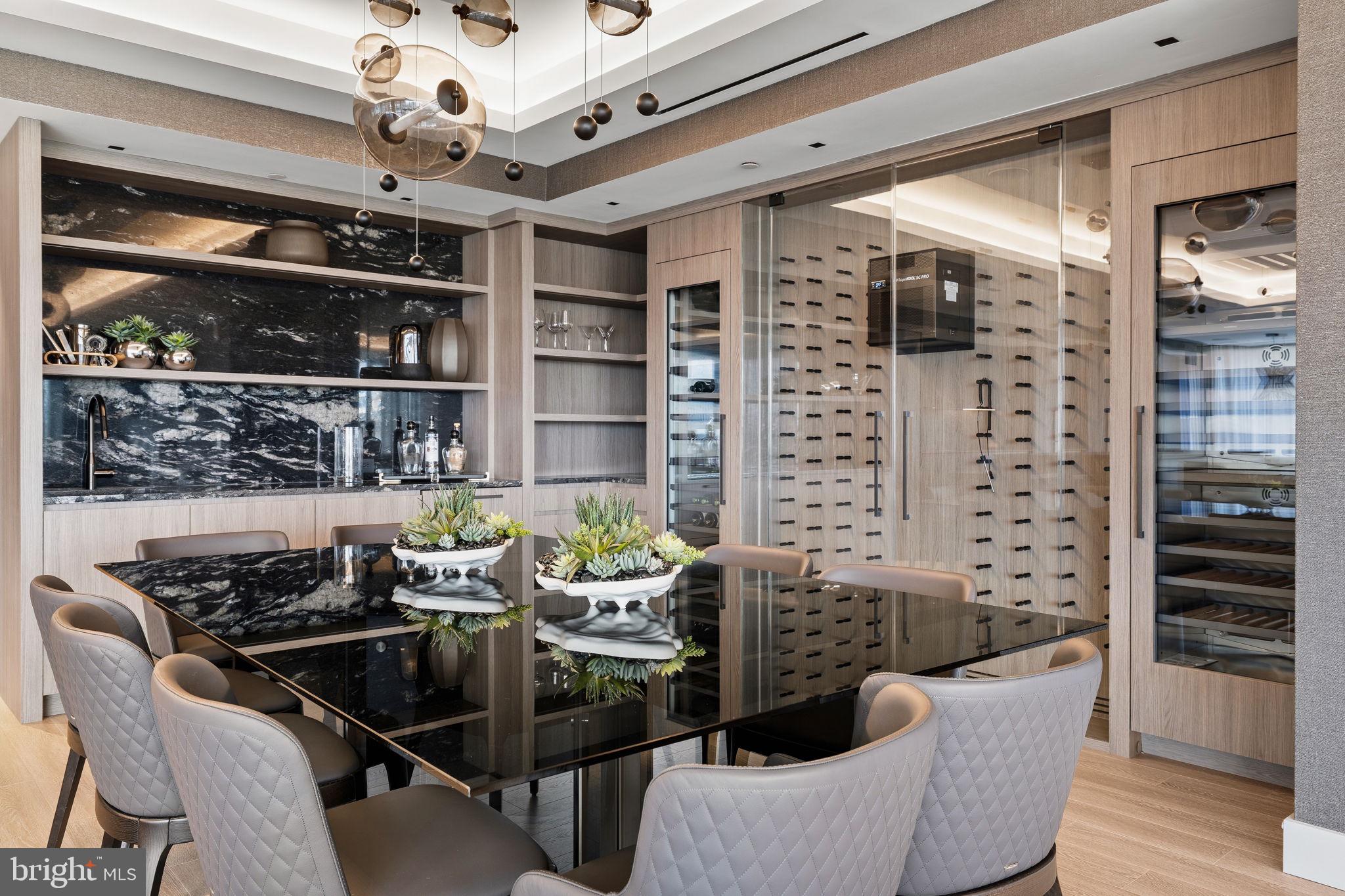 An Extraordinary Custom Full Floor Trophy Unit at 500 WalnutLocated wi – image 12
